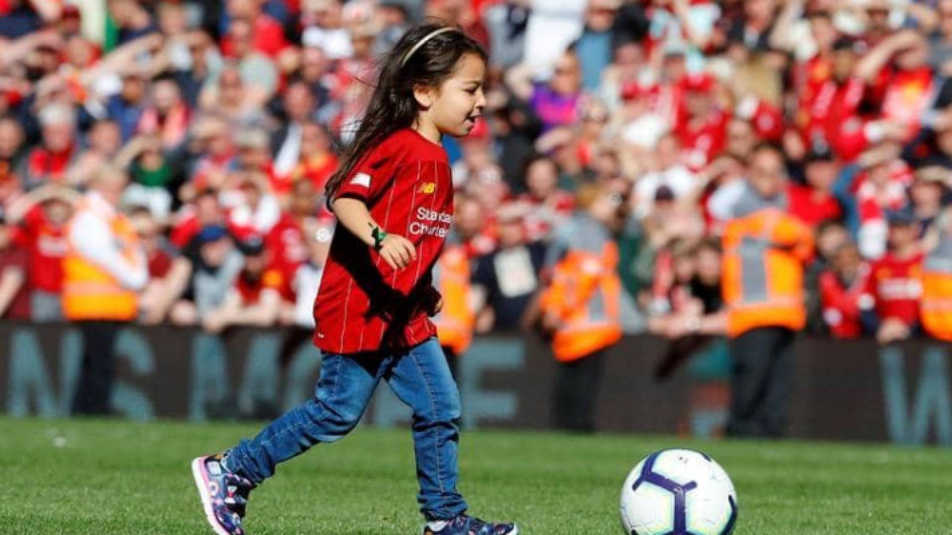 نال محمد صلاح الحذاء الذهبي كأفضل هداف في الدوري الإنجليزي لكرة القدم