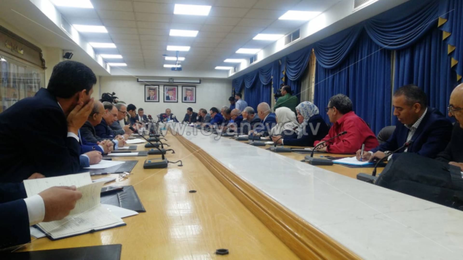 من الاجتماع