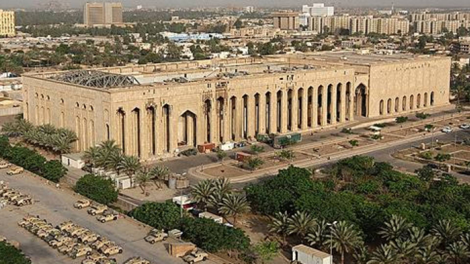 أوصى البيان بالرحيل بوسائل النقل التجارية في أسرع وقت ممكن