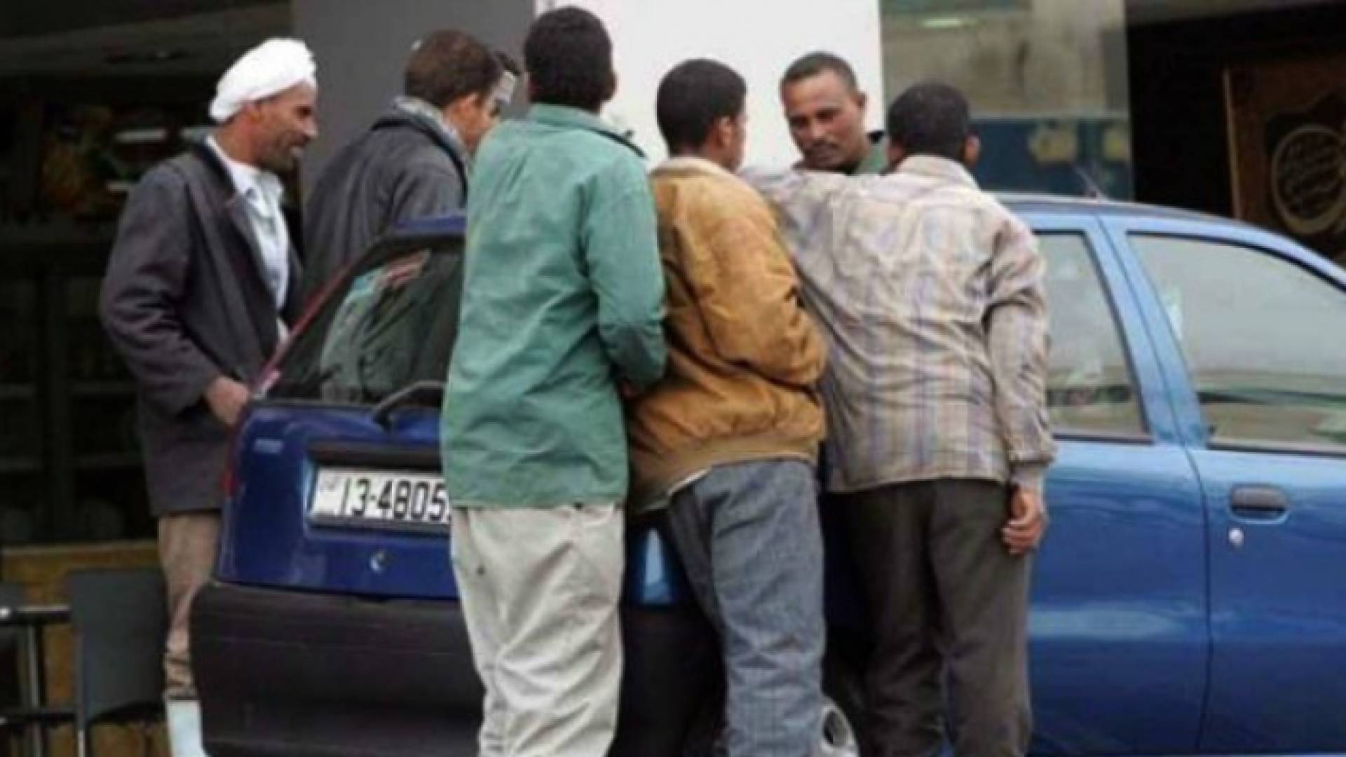 عمال وافدين - ارشيفية