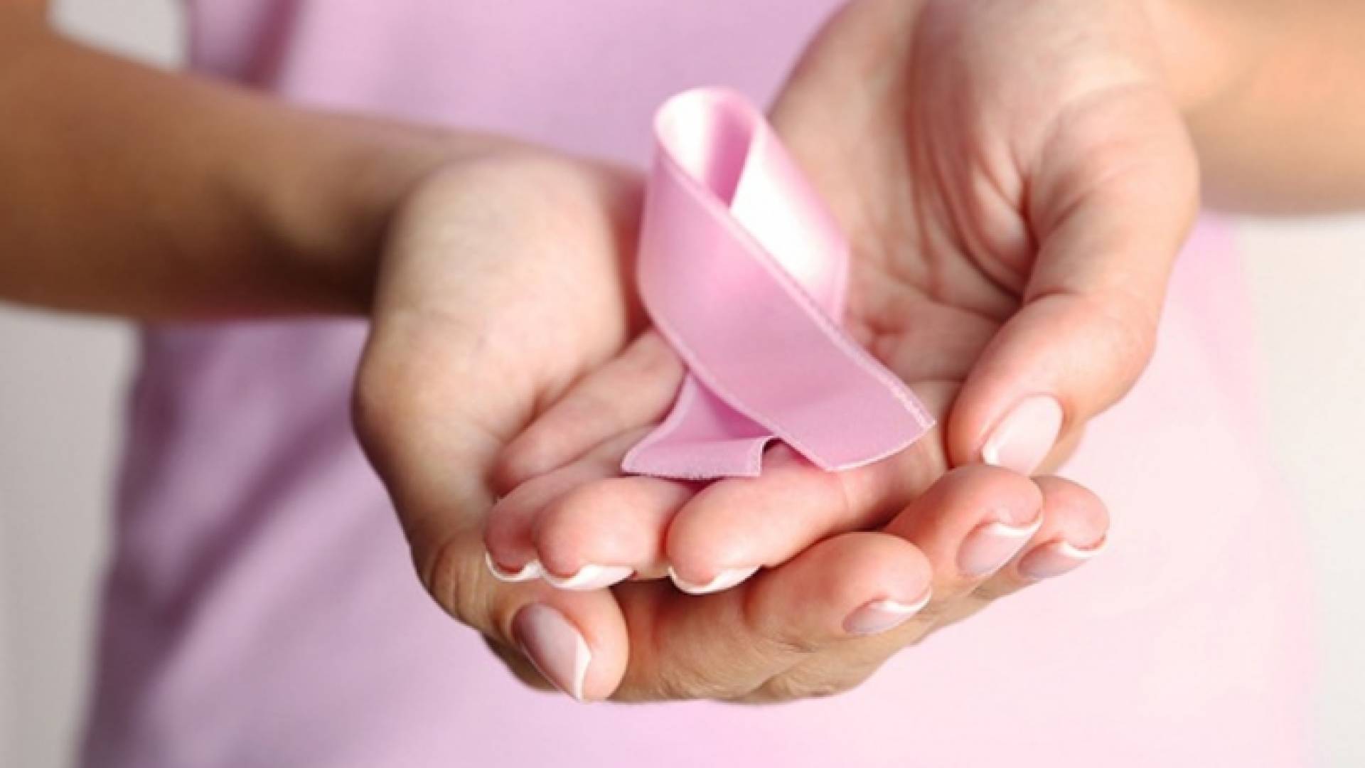 تعبيرية عن سرطان الثدي