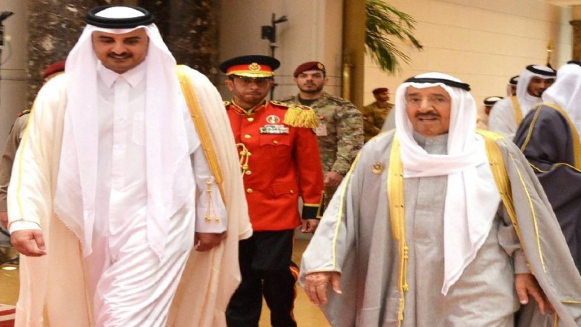 أمير قطر يتوجه إلى الكويت في ثاني زيارة هذا العام