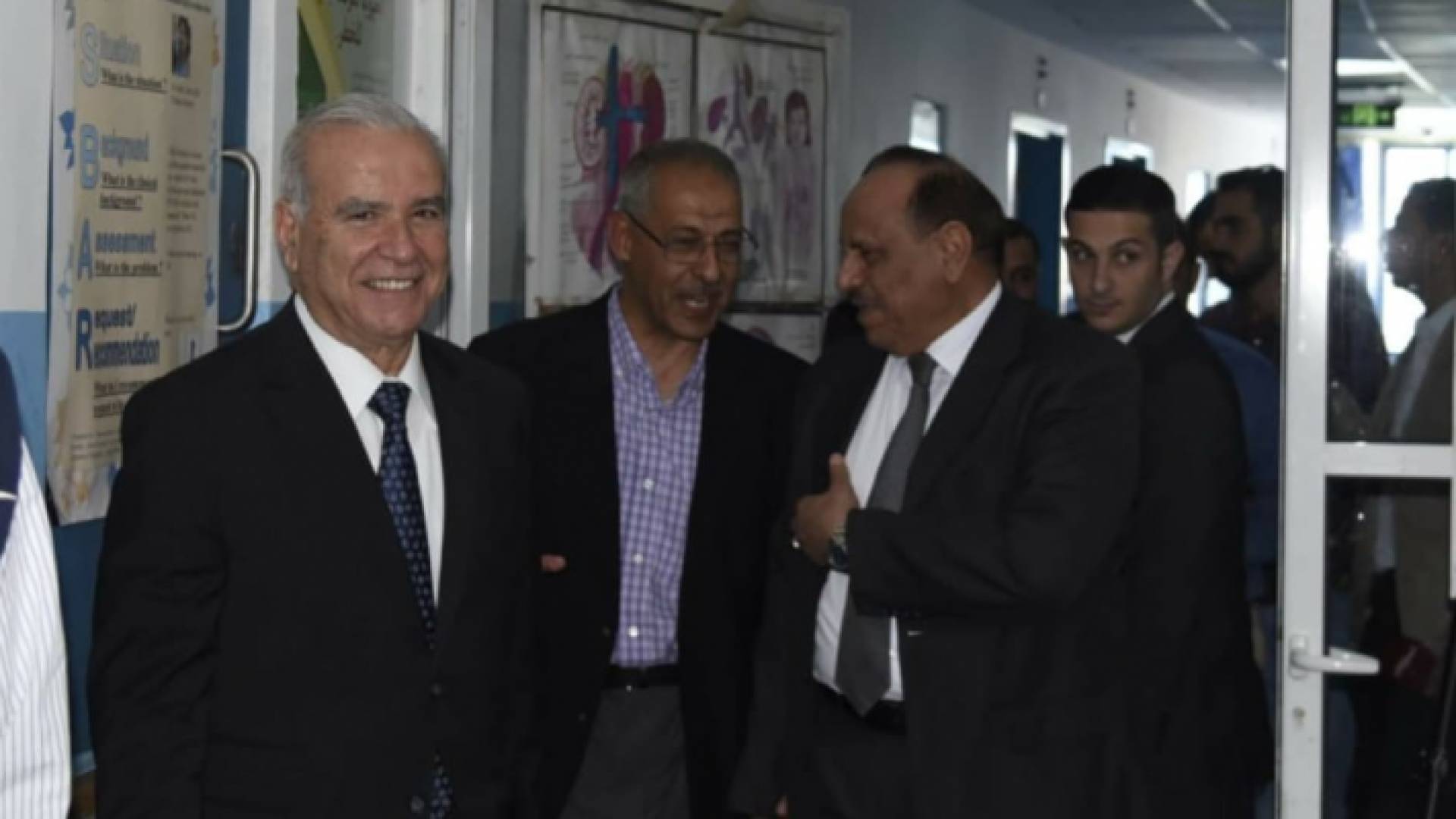 وزير الداخلية يعد بتوفير الحماية للكوادر الصحية
