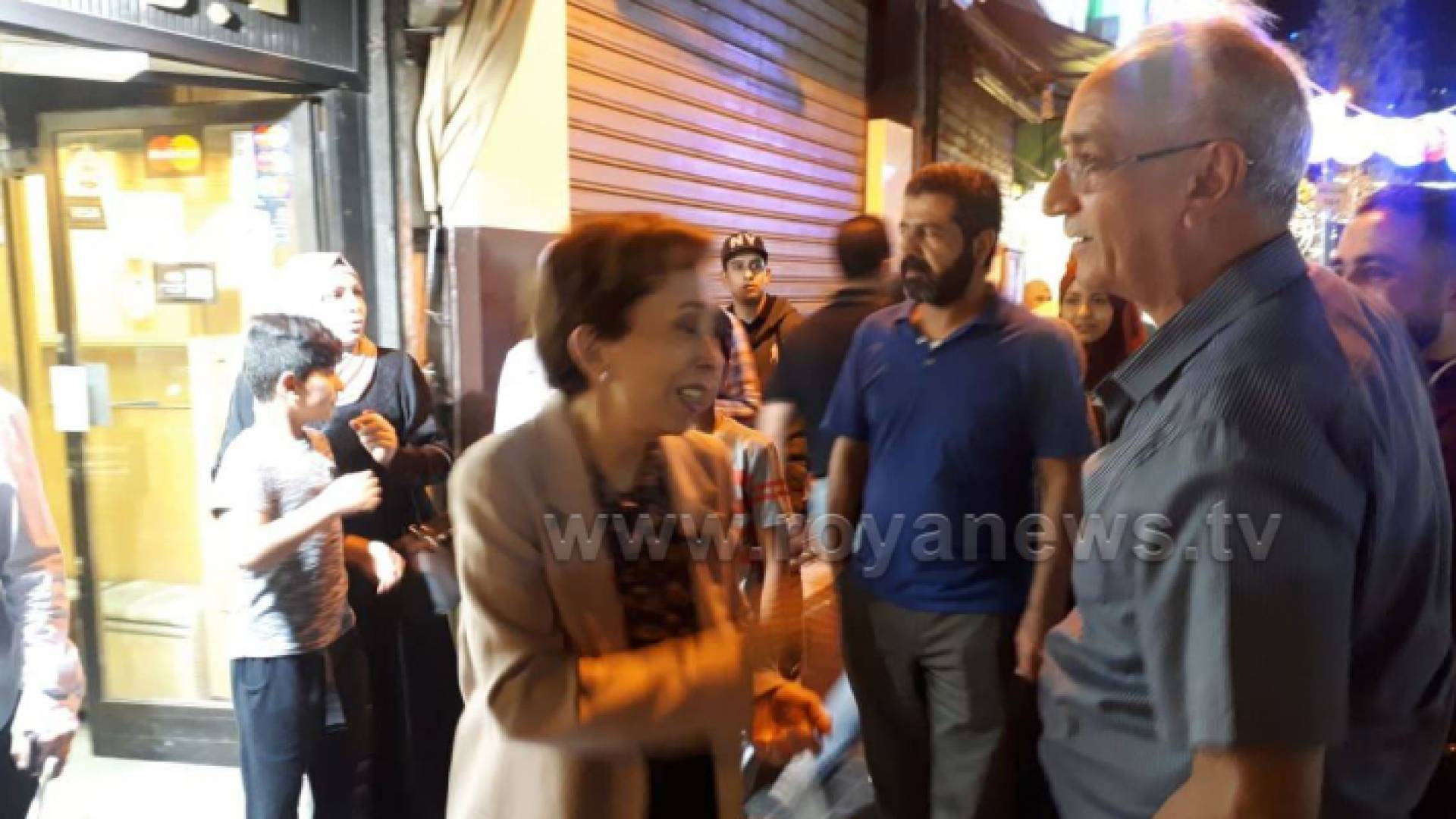 الأميرة بسمة بنت طلال تتجول في وسط البلد بعمان