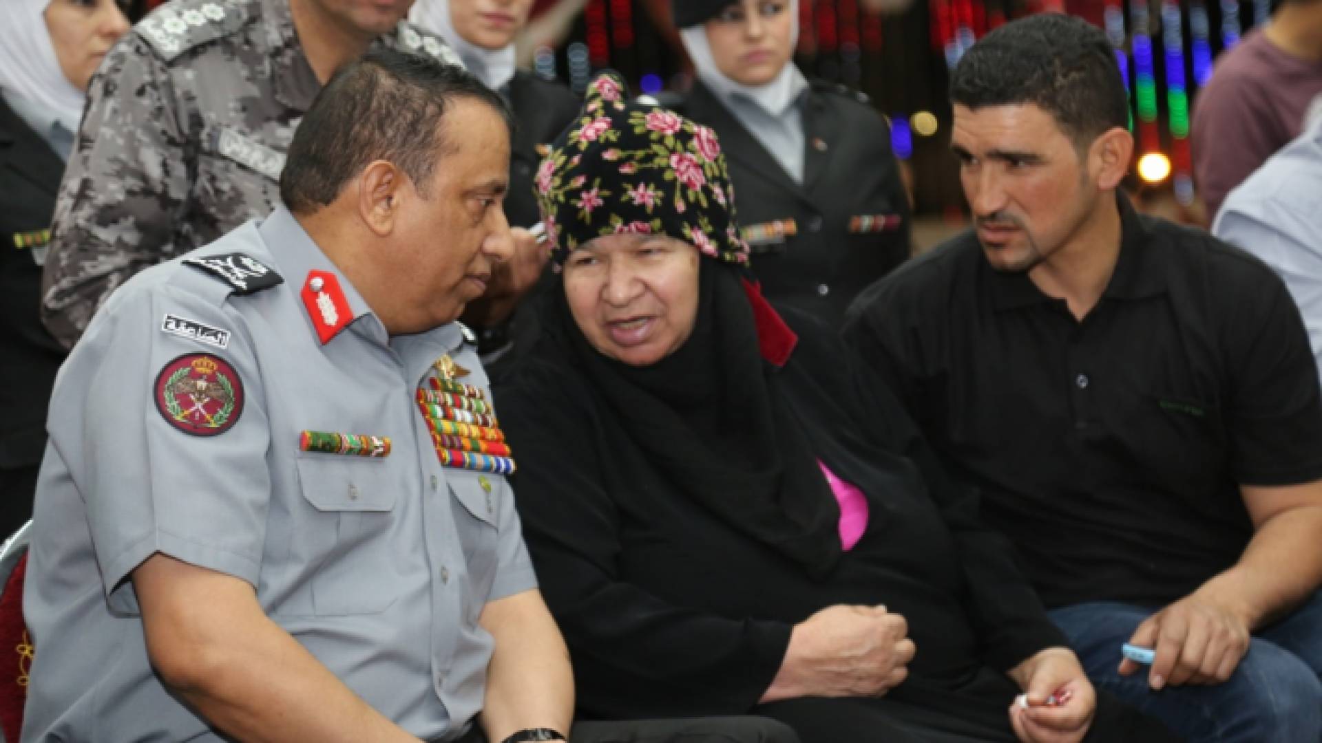 من لقاء الحواتمة بذوي الشهداء