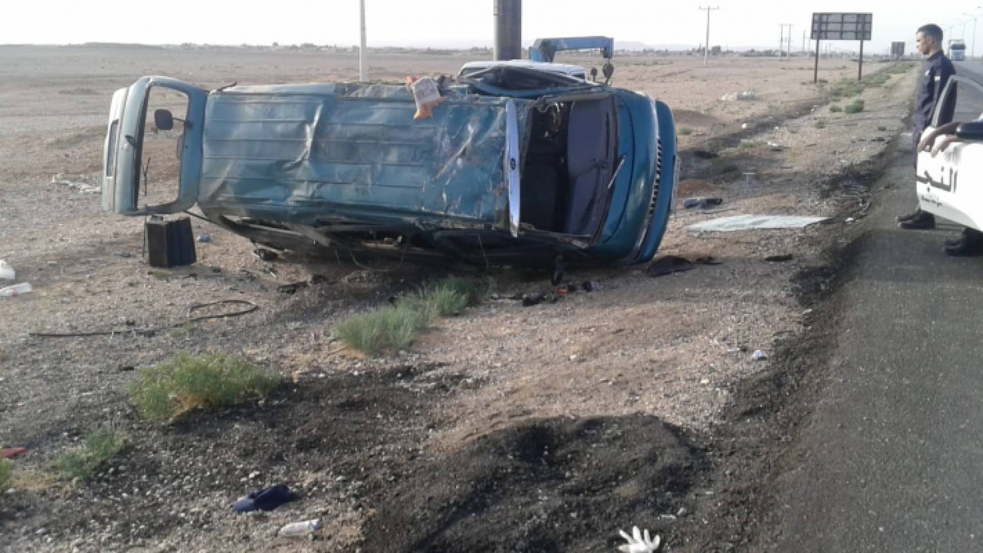 وفاتان و3 إصابات بحادث تدهور على الطريق الصحراوي