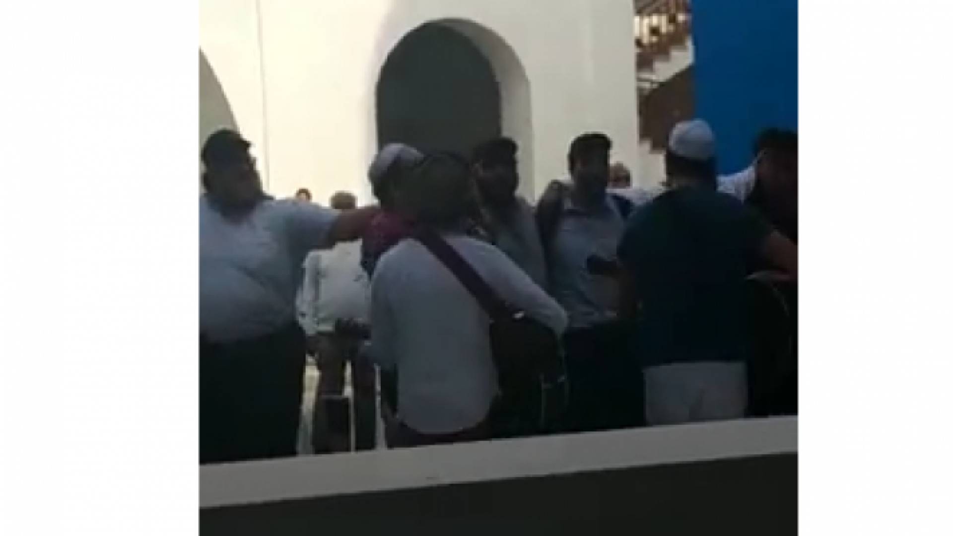نشطاء: يهود يقيمون احتفالات خاصة بهم في البحرين