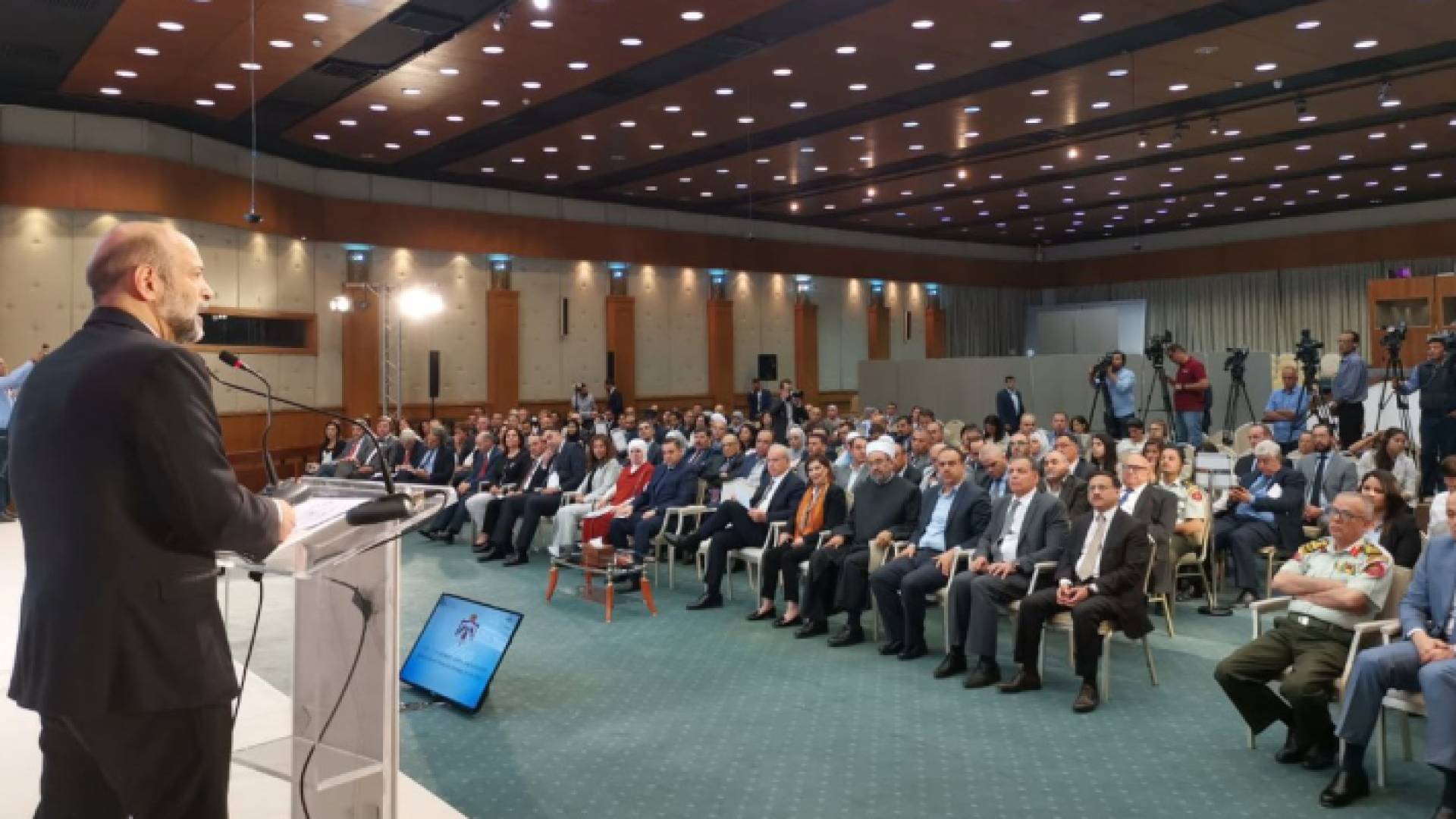 رئيس الوزراء عمر الرزاز