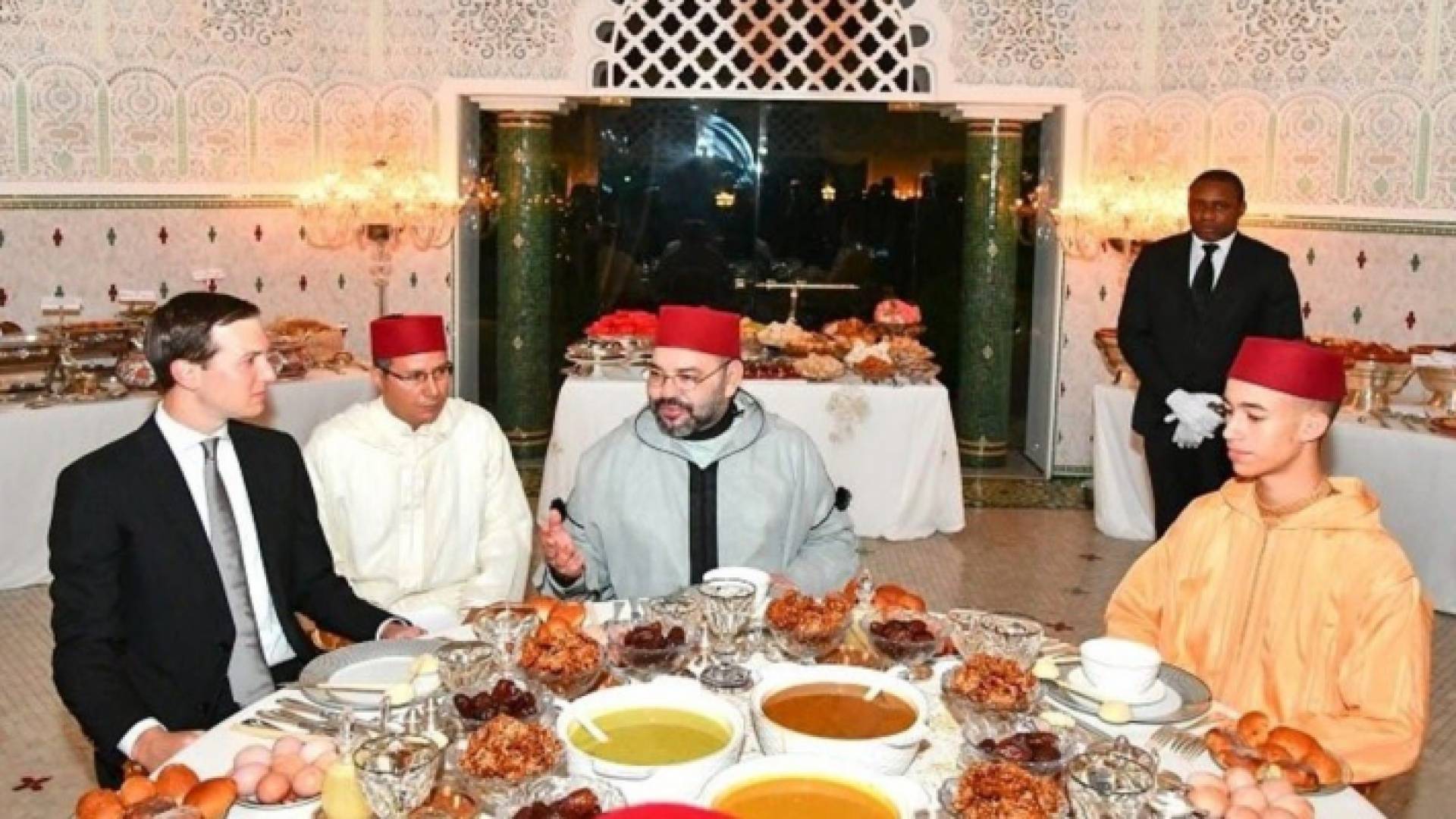 من الاجتماع