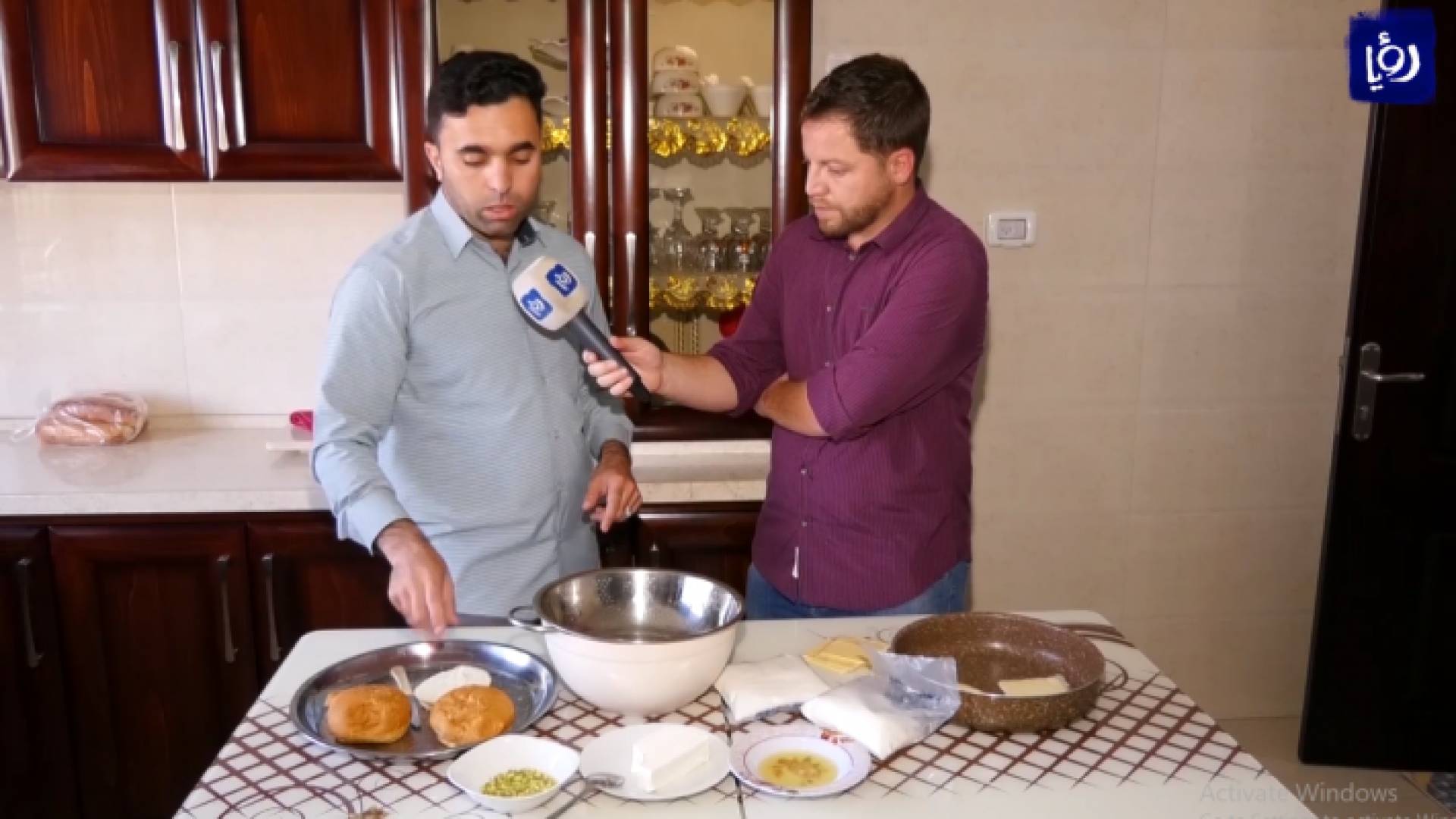 رغم منع الاحتلال.. الأسرى يصنعون الكنافة داخل السجون