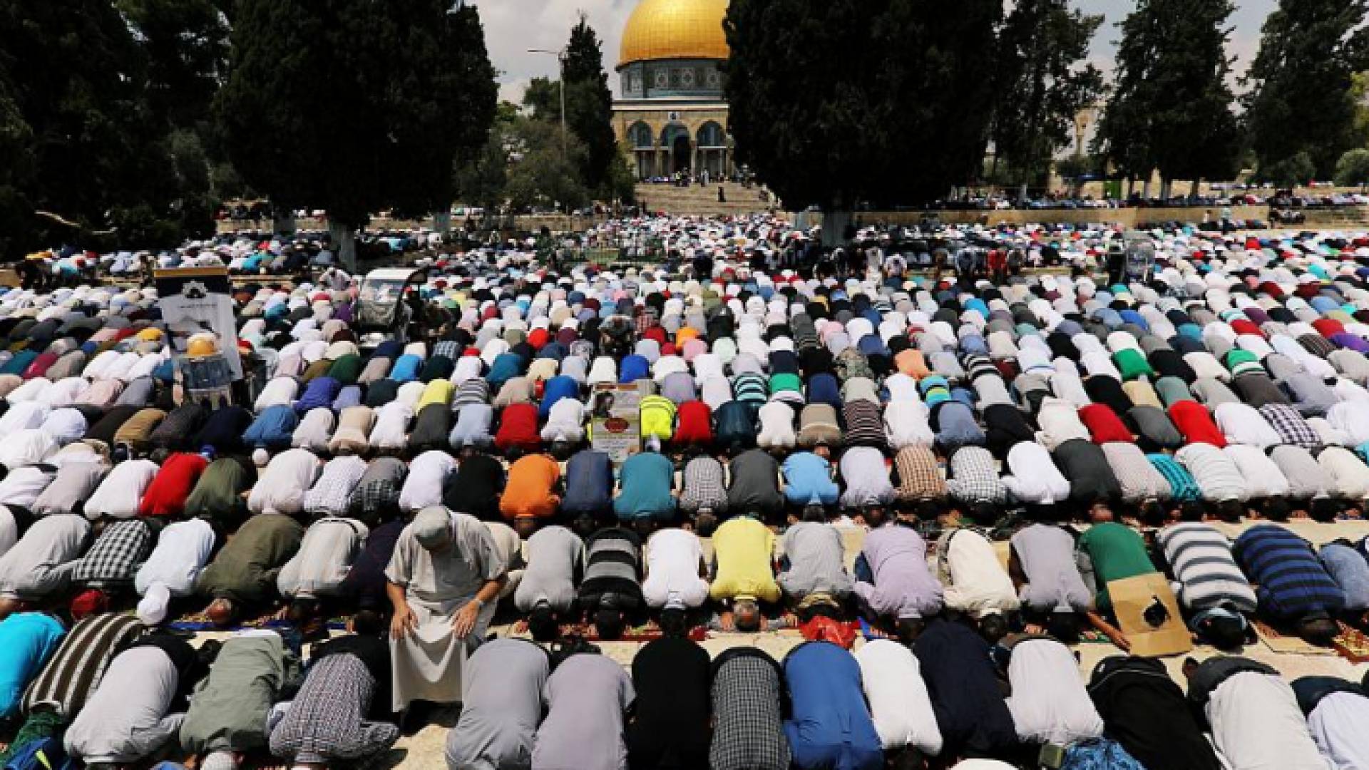 صورة أرشيفية لمصليين في المسجد الاقصى