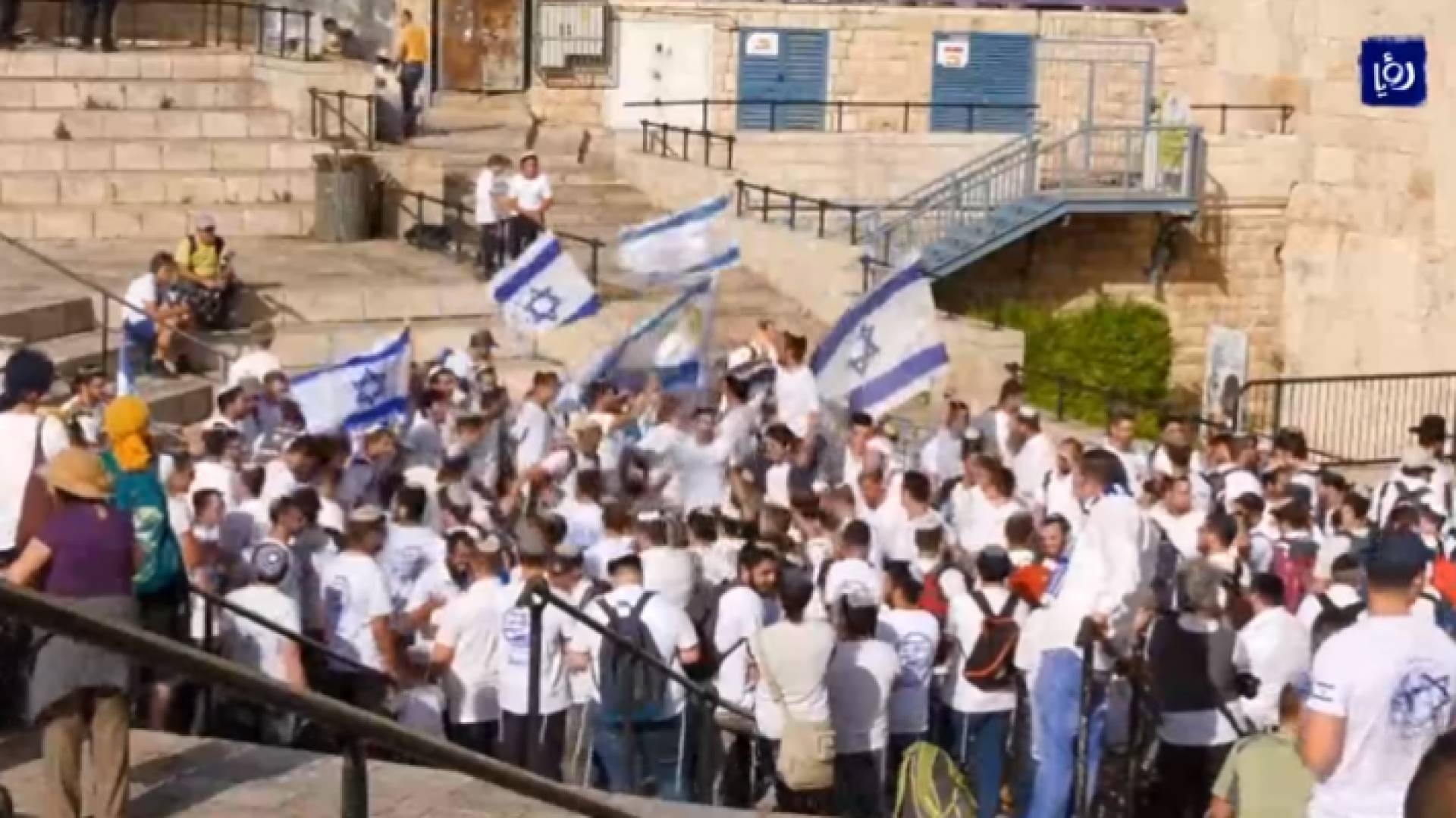 مسيرة أعلام استفزازية للمستوطنين في القدس المحتلة