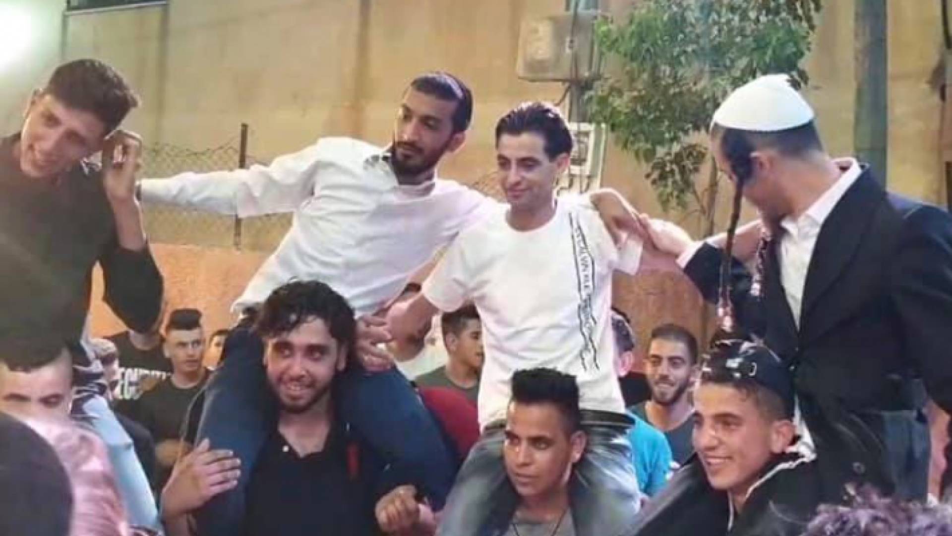 الصورة متداولة على مواقع التواصل الاجتماعي