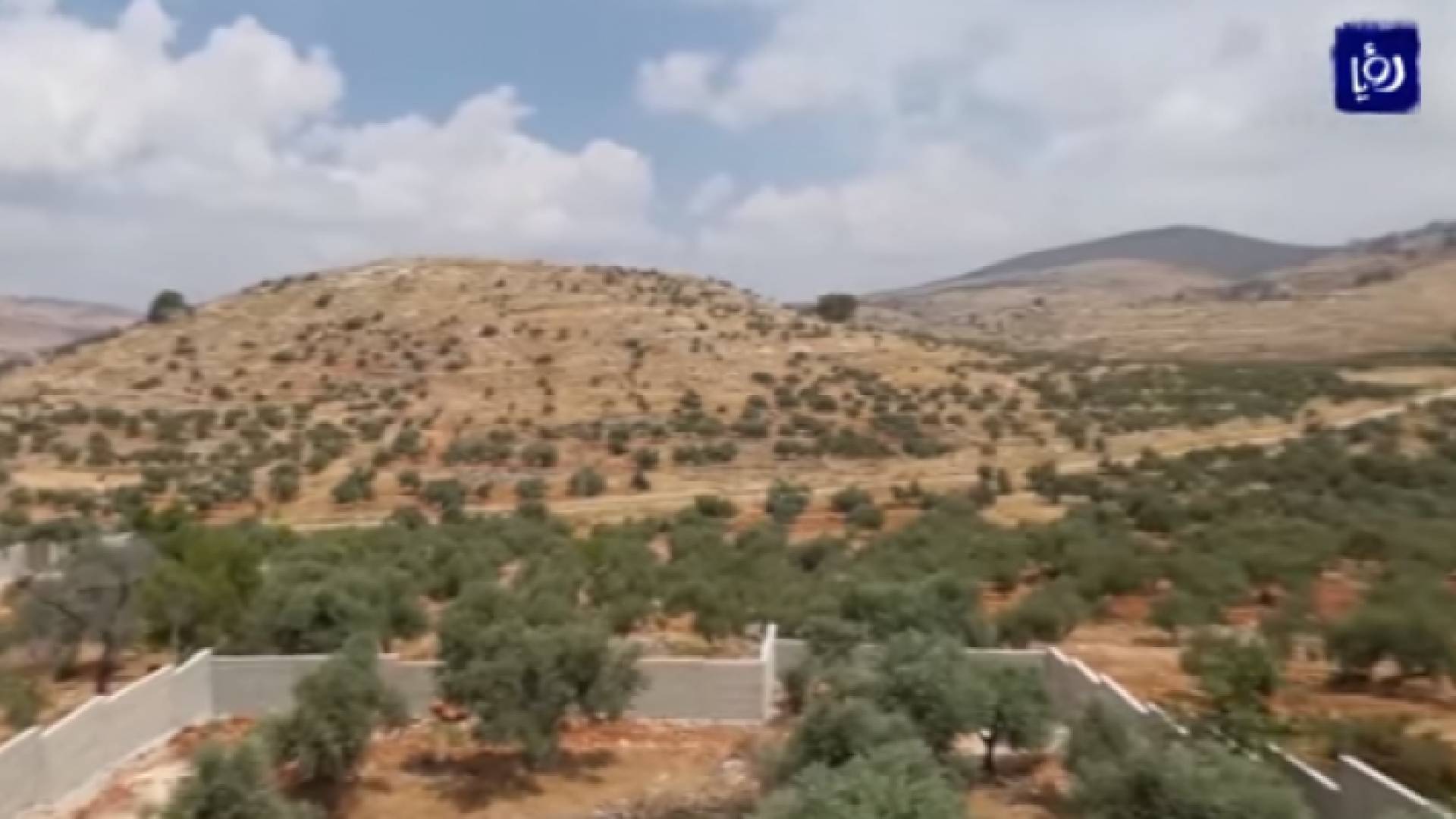 الاحتلال يستولي على أراض من قريتي دير الحطب وعزموط شرق نابلس