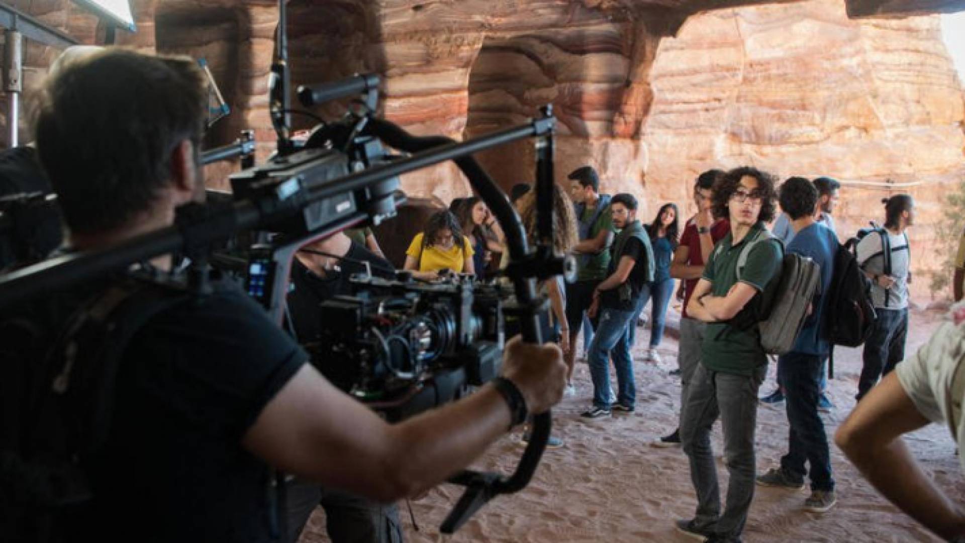 مشهد من مسلسل "جن"