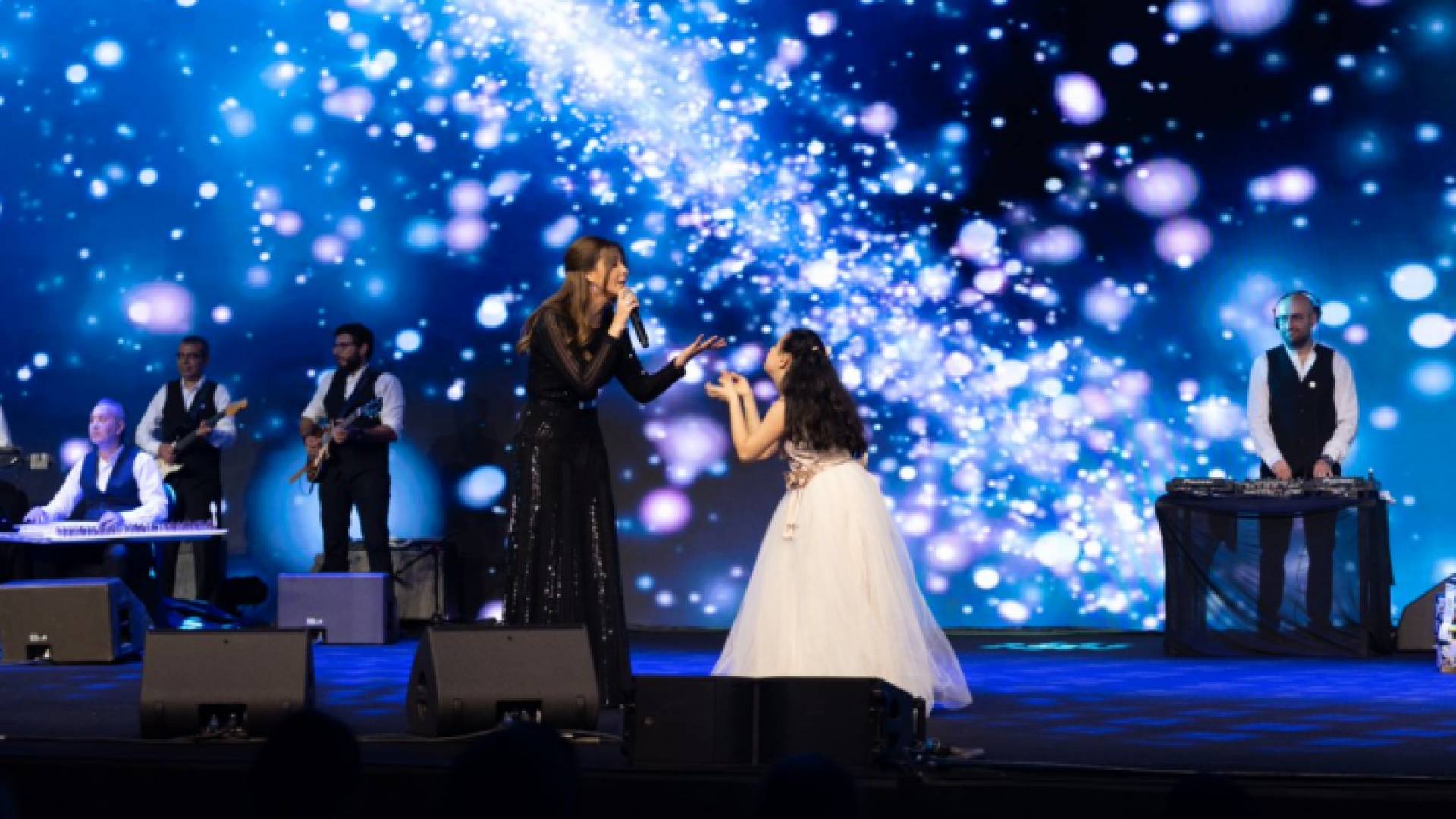 من حفل نانسي عجرم في جدة