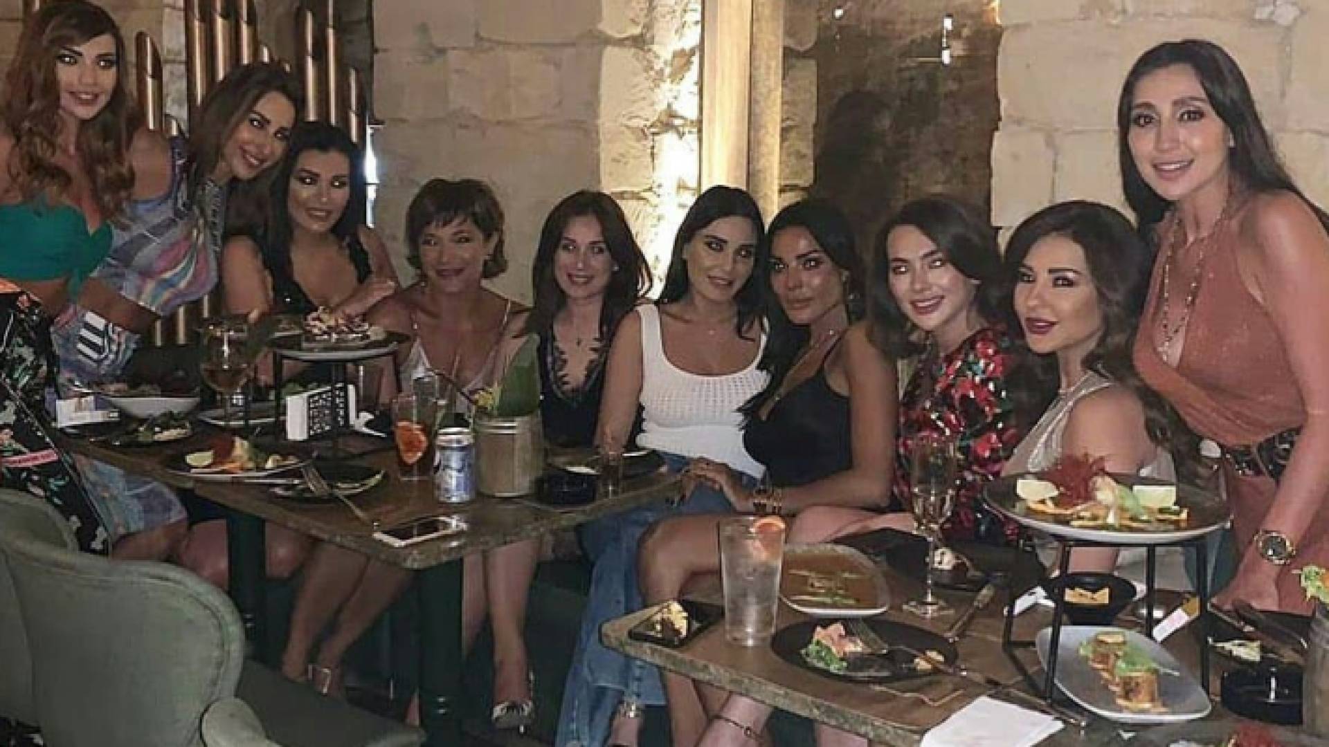 مصالحة سيرين عبد النور ونادين نجيم بحضور نجمات لبنان