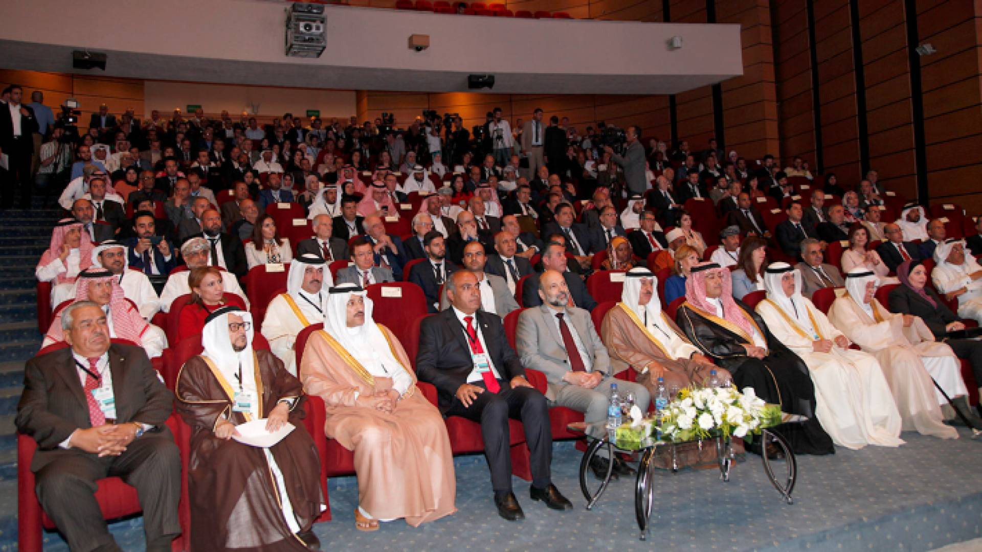 مندوبا عن الملك رئيس الوزراء يرعى انطلاق مؤتمر منظمة المدن العربية