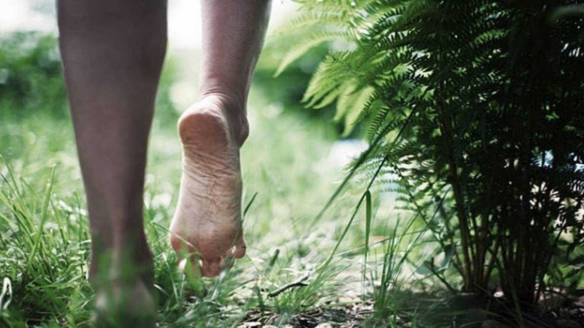 أضرار كبيرة للأحذية على القدمين - ارشيفية