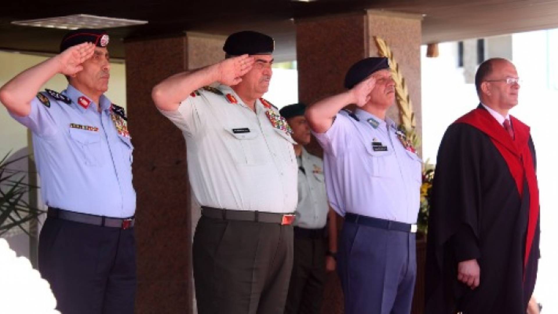 مندوبا عن الملك، الأمير فيصل يرعى حفل تخريج الفوج 30 من تلاميذ جامعة مؤتة