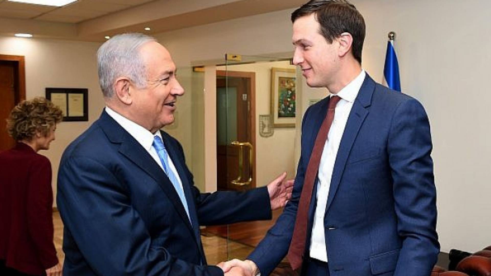 كوشنر مع نتنياهو خلال لقاء سابق - ارشيفية