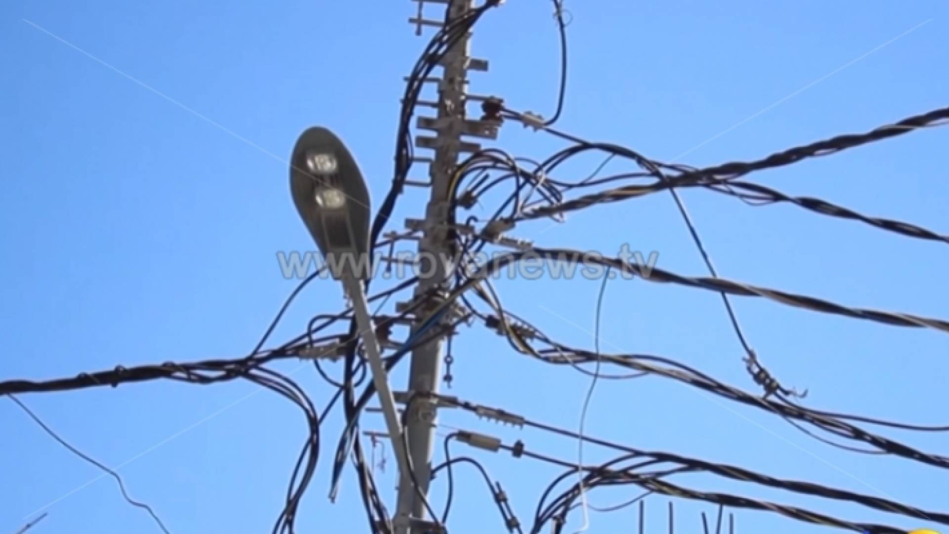 عامود كهرباء - ارشيفية