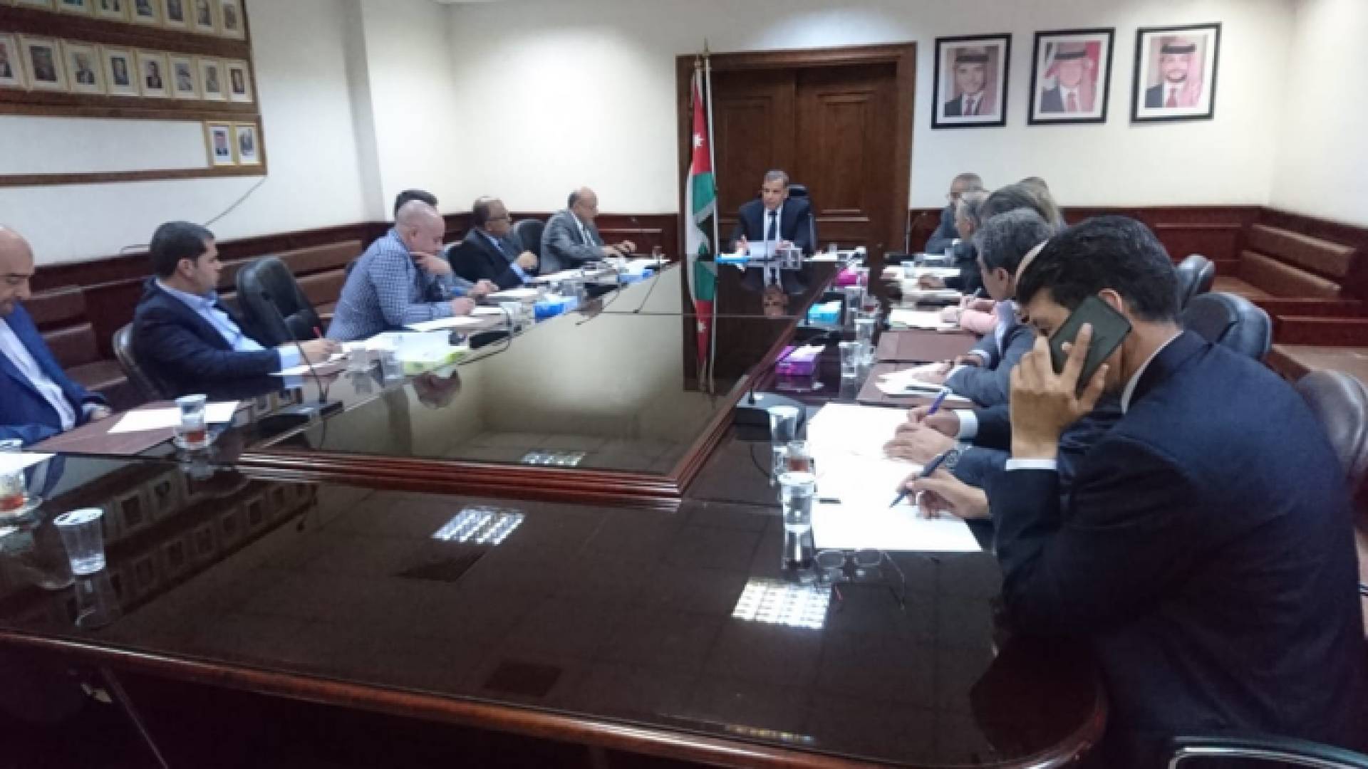 من الاجتماع