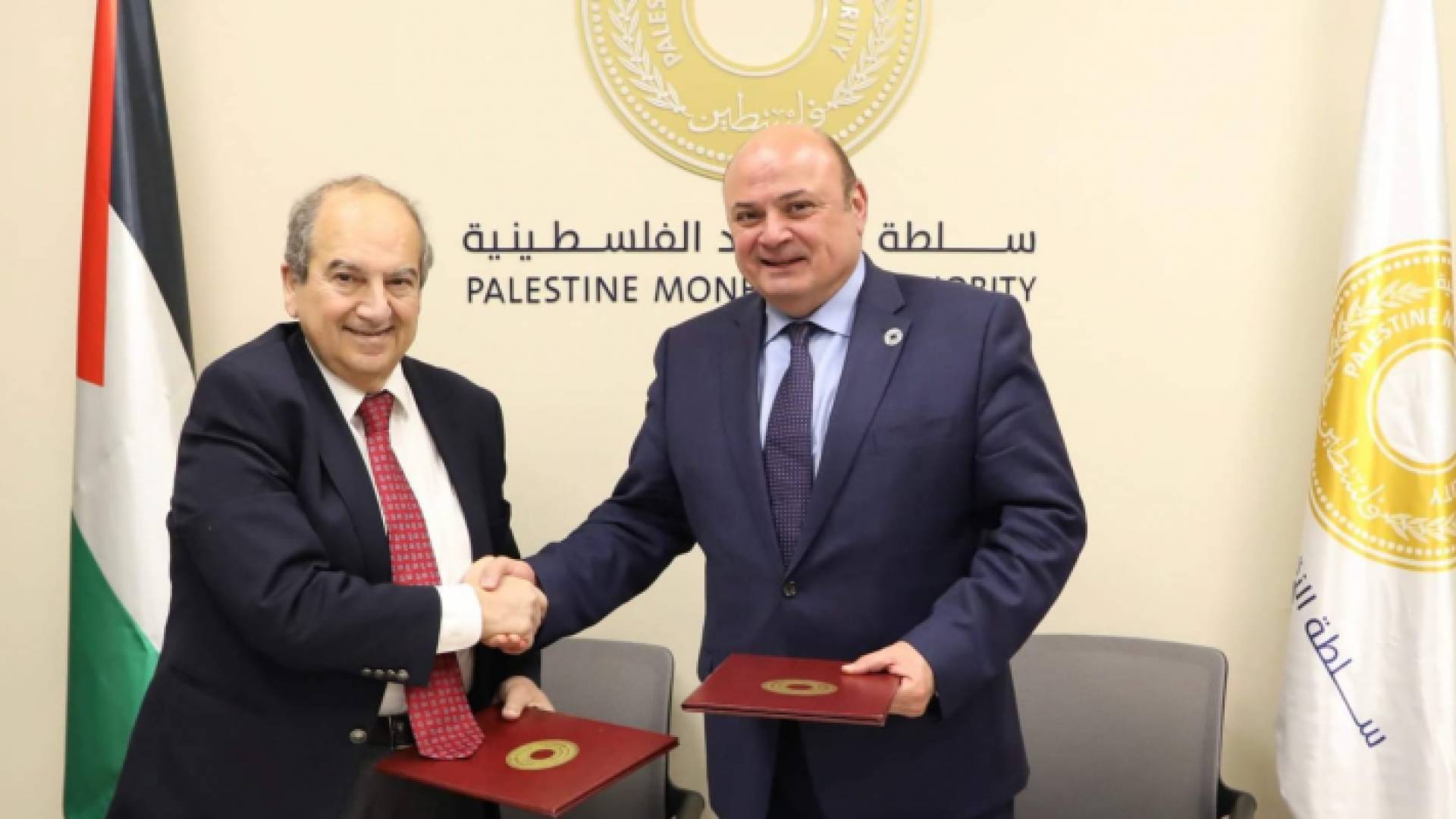 جانب من توقيع الاتفاقية