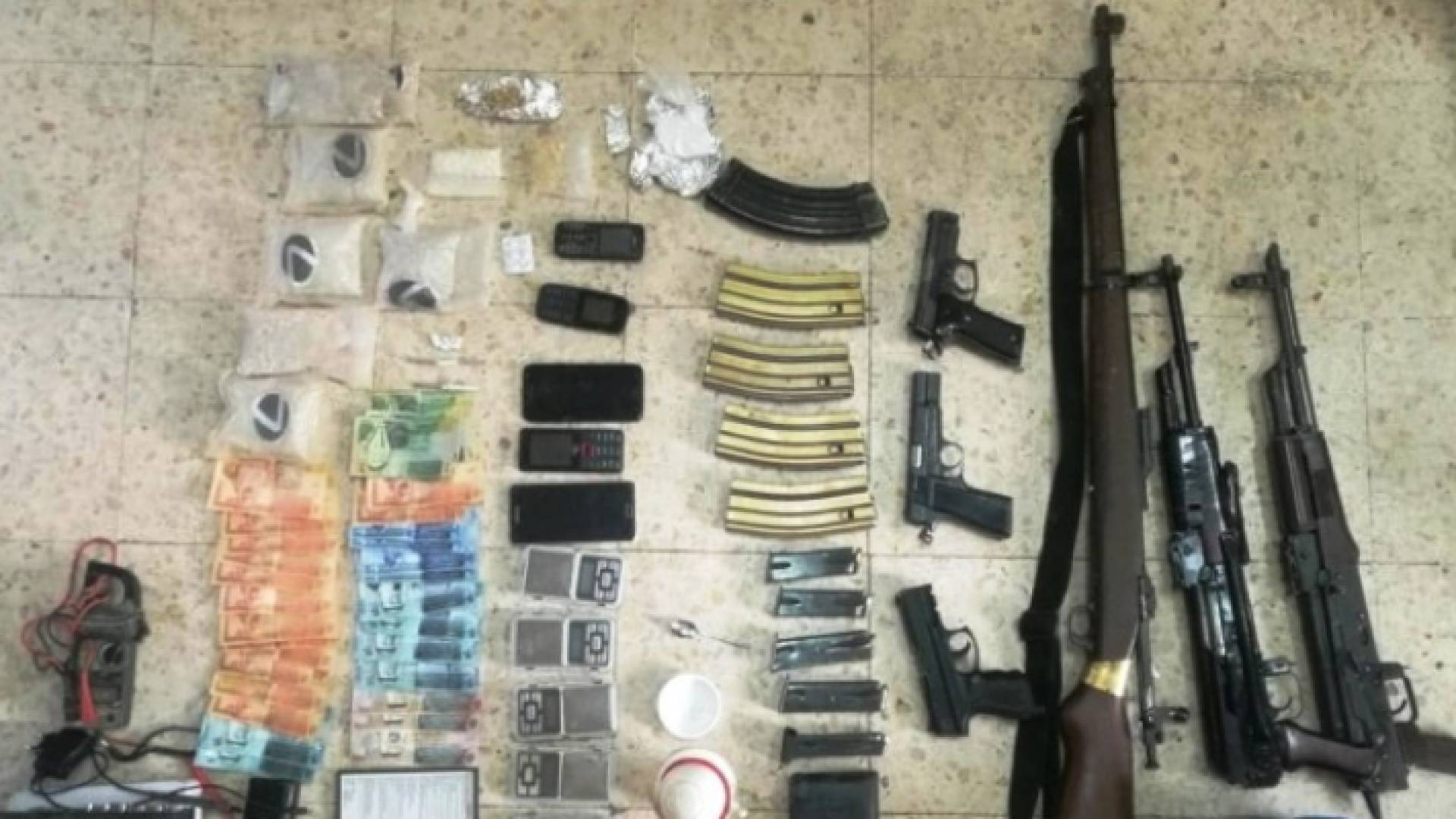 أسلحة ومخدرات ضبطها الأمن العام - أرشيفية
