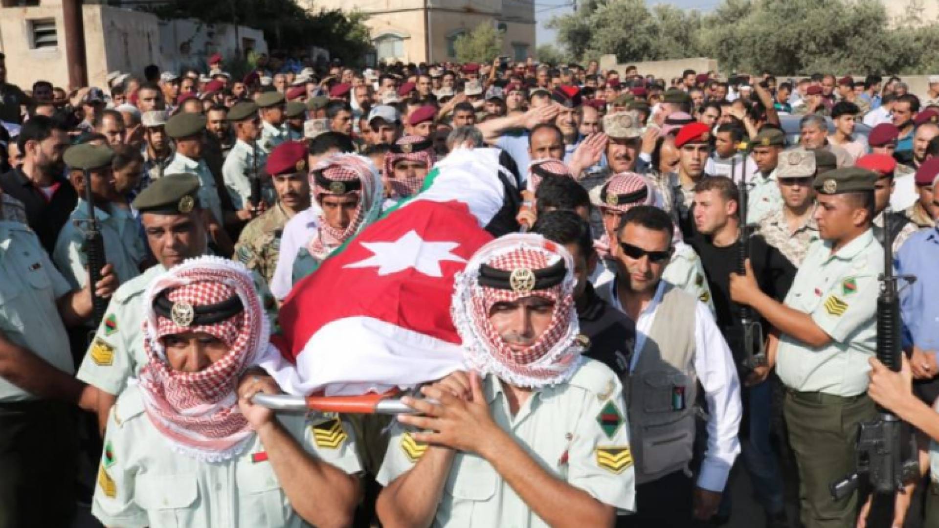 جانب من تششيع الجثمان