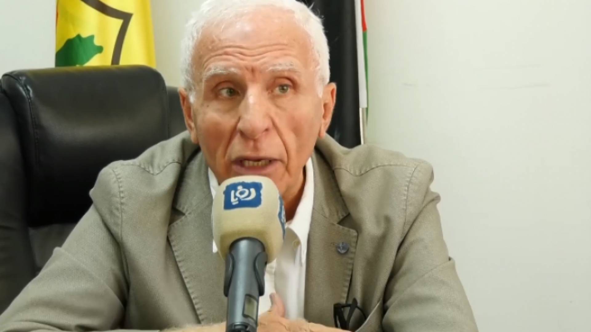 عضو اللجنة التنفيذية لمنظمة التحرير الفلسطينية عزام الأحمد - من الفيديو