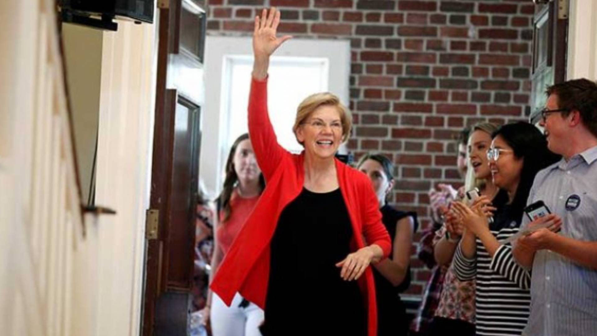 لمرشحة الديمقراطية المحتملة لانتخابات الرئاسة الأمريكية إليزابيث وارن - ارشيفية