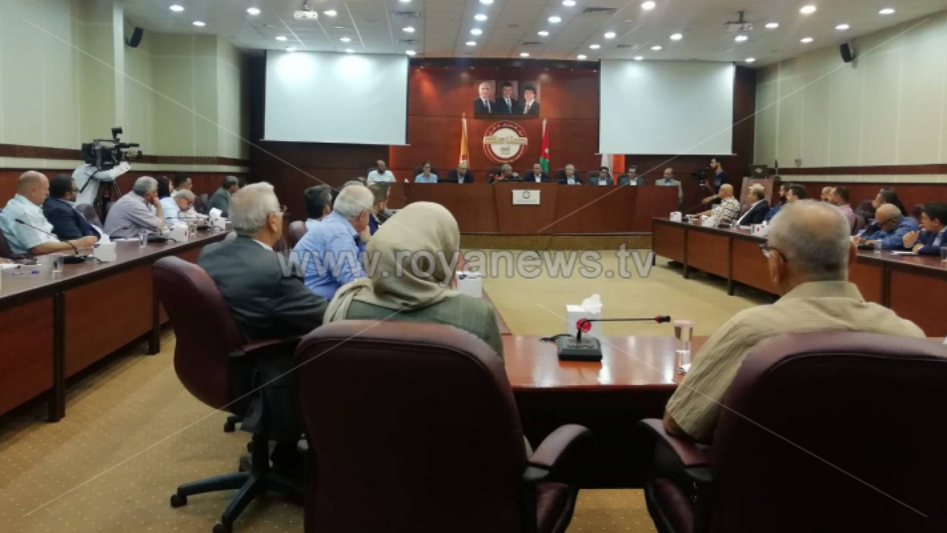 من الاجتماع