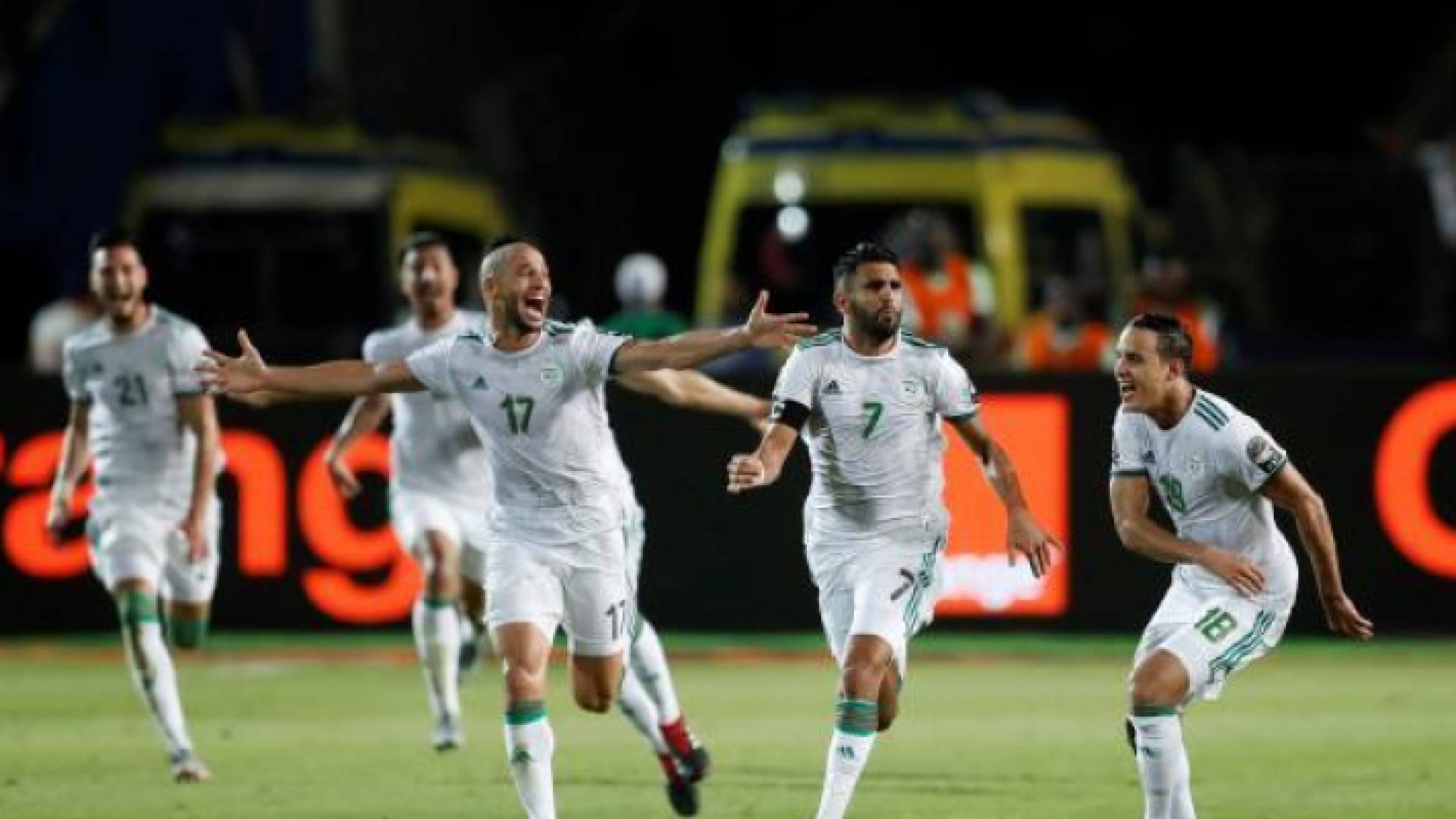 لاعبو الجزائر