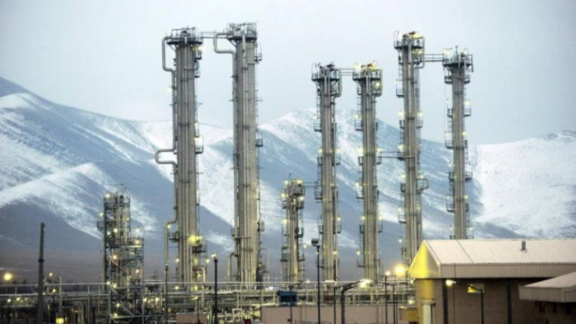 باريس ولندن وبرلين تدعو الى "وقف تصعيد التوتر" في الملف النووي الايراني