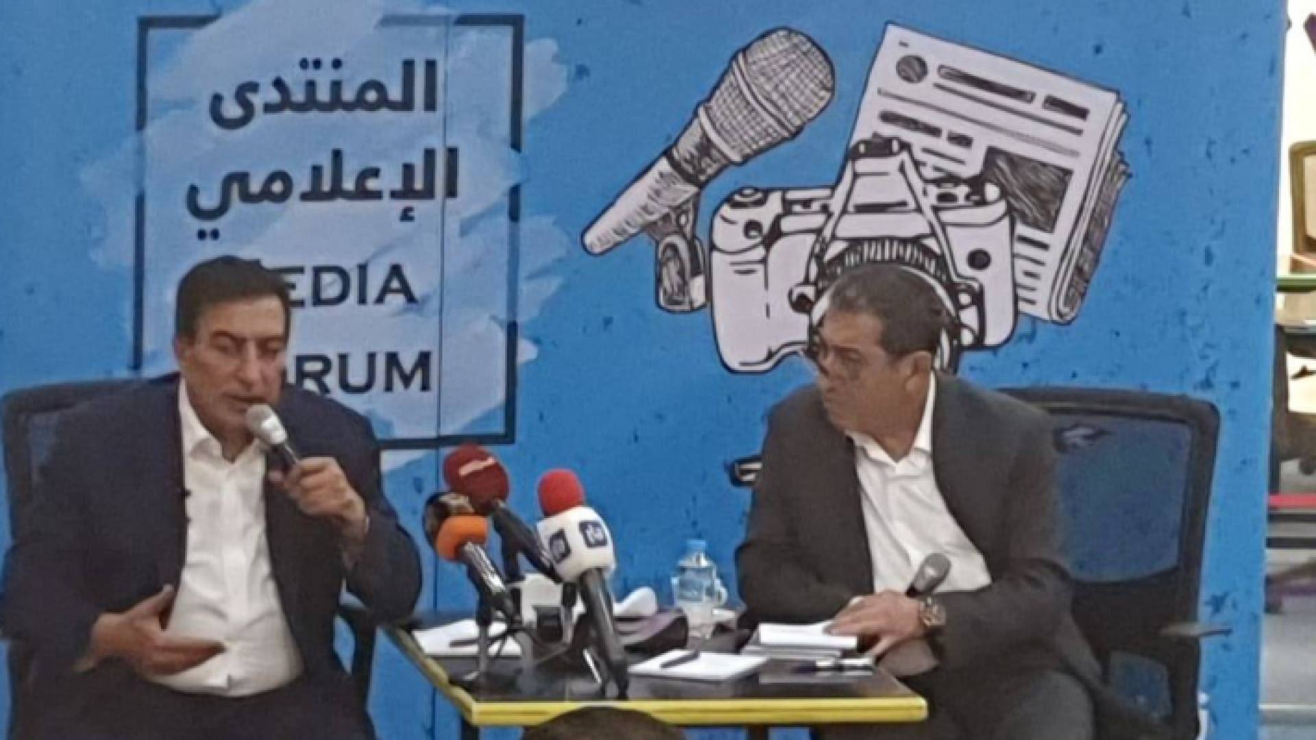 جانب من الجلسة