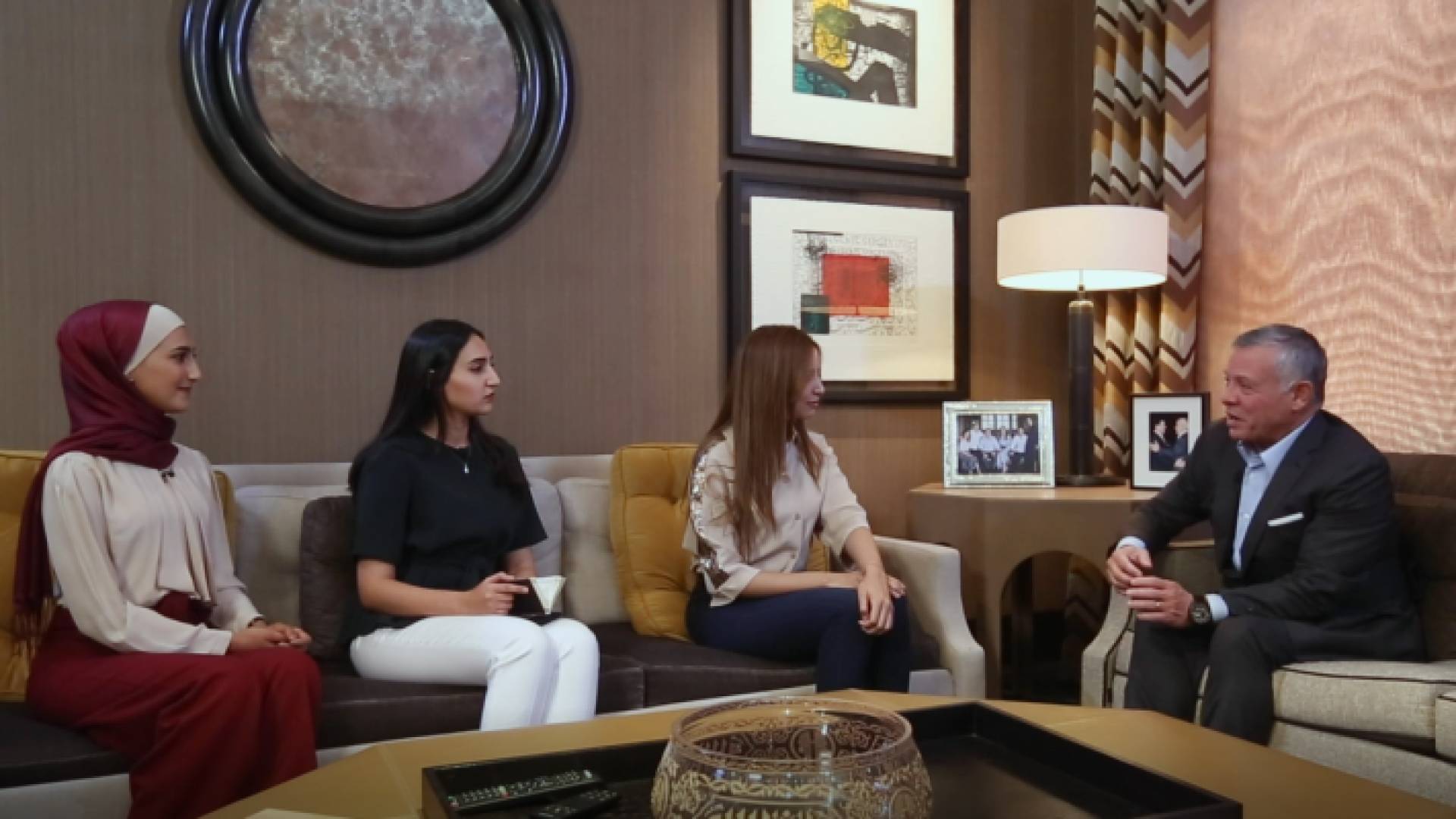 جان من لقاء الملك مع طالبات من جامعتي "اليرموك والأردنية"