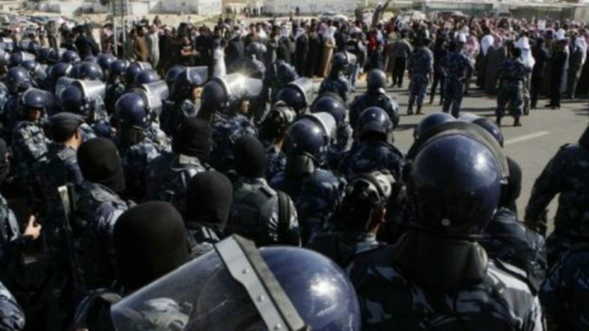 الكويت تعتقل متظاهرين من البدون يطالبون بالجنسية