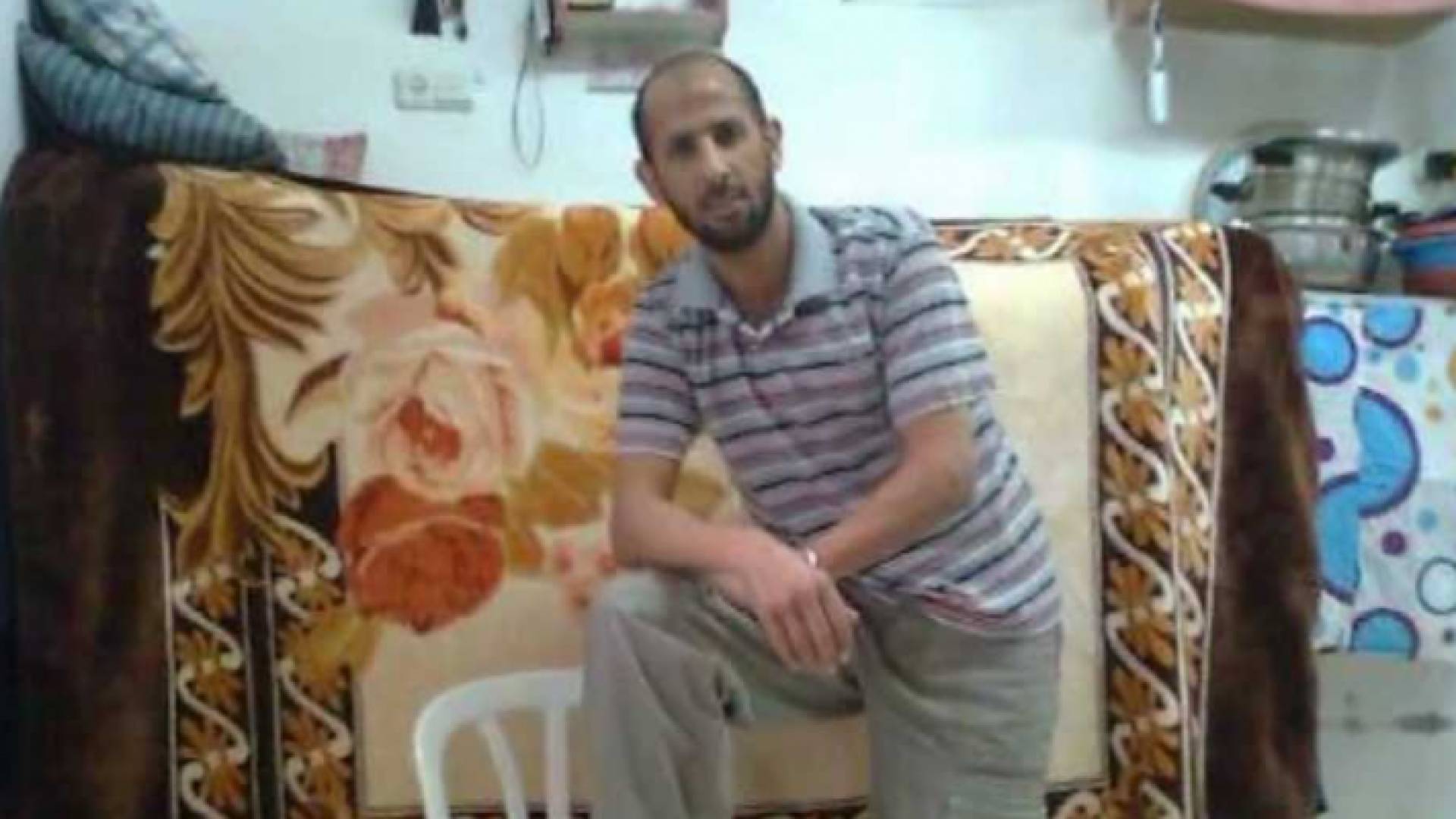 الأسير الفلسطيني في سجون الاحتلال مؤيد حماد