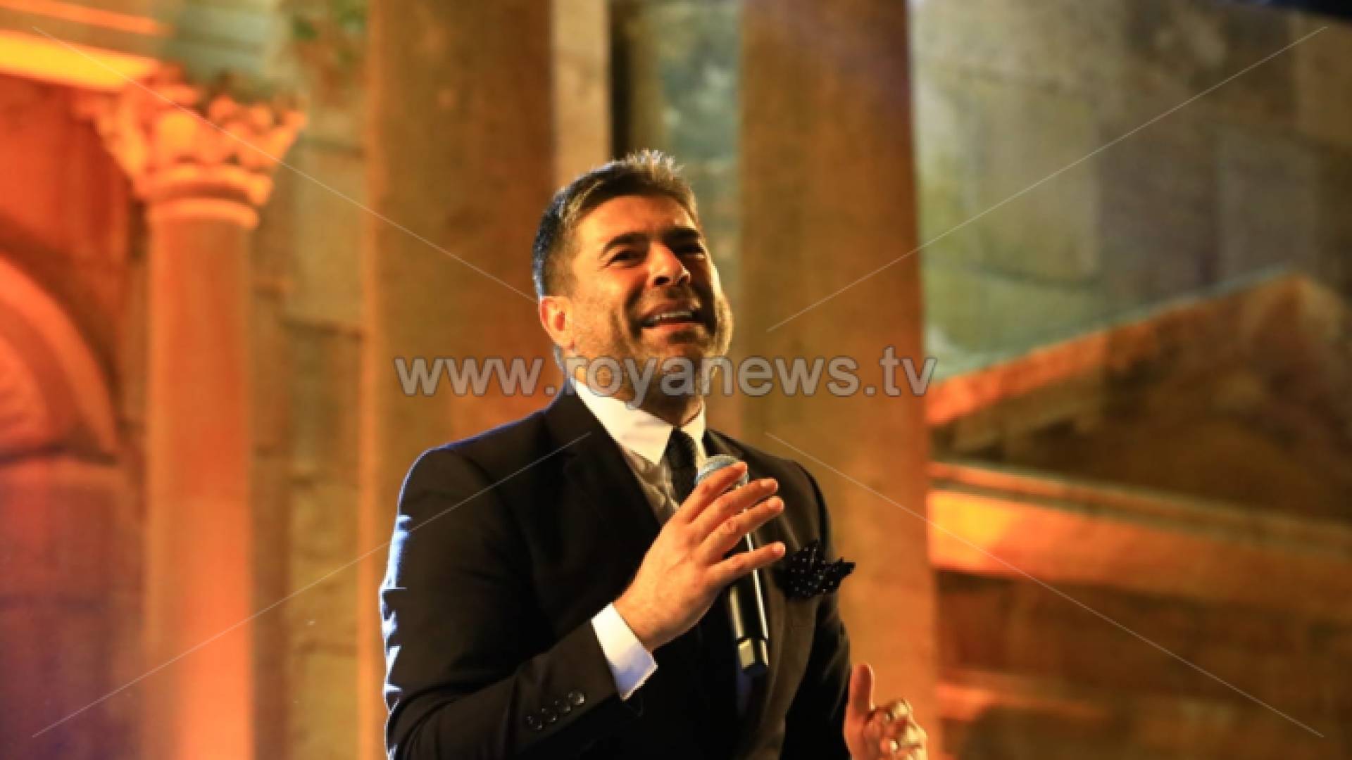 الفنان وائل كفوري في مهرجان جرش