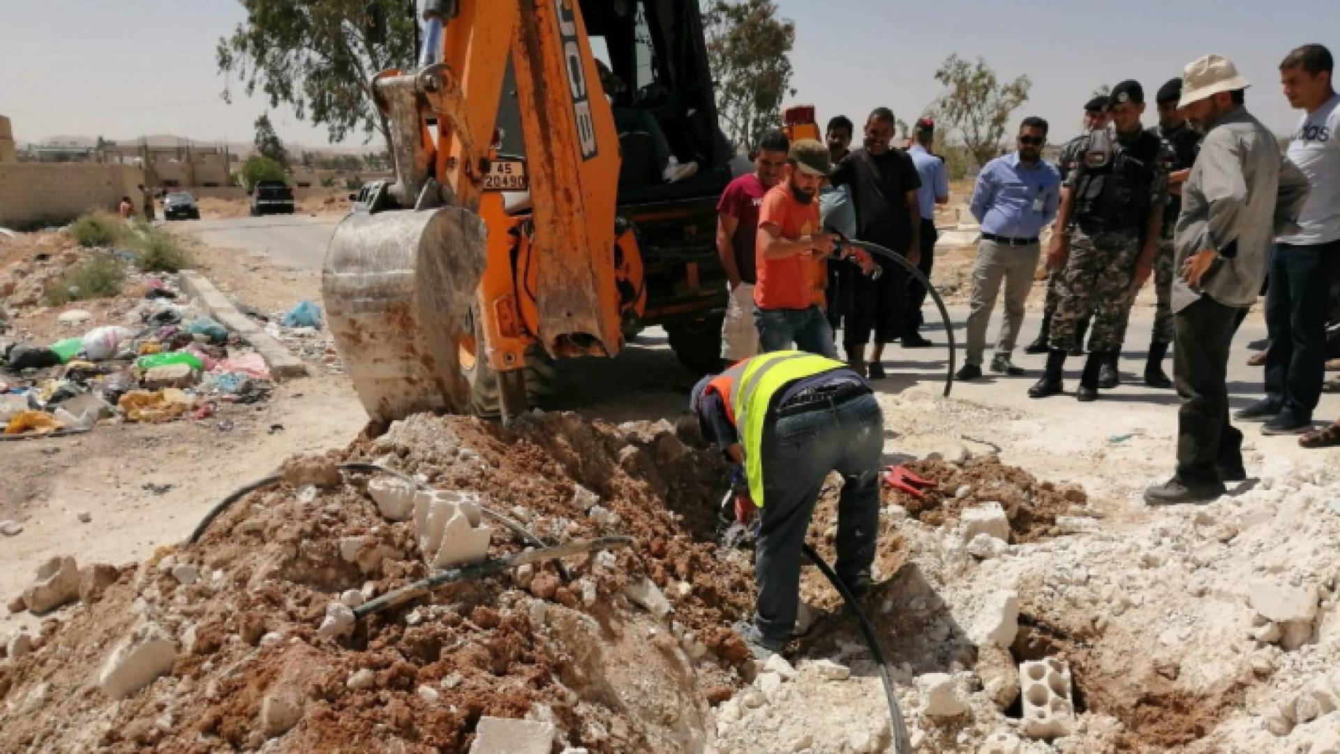 حملة جديدة لمياه الرصيفة تضبط اعتداءات جديدة على خطوط المياه