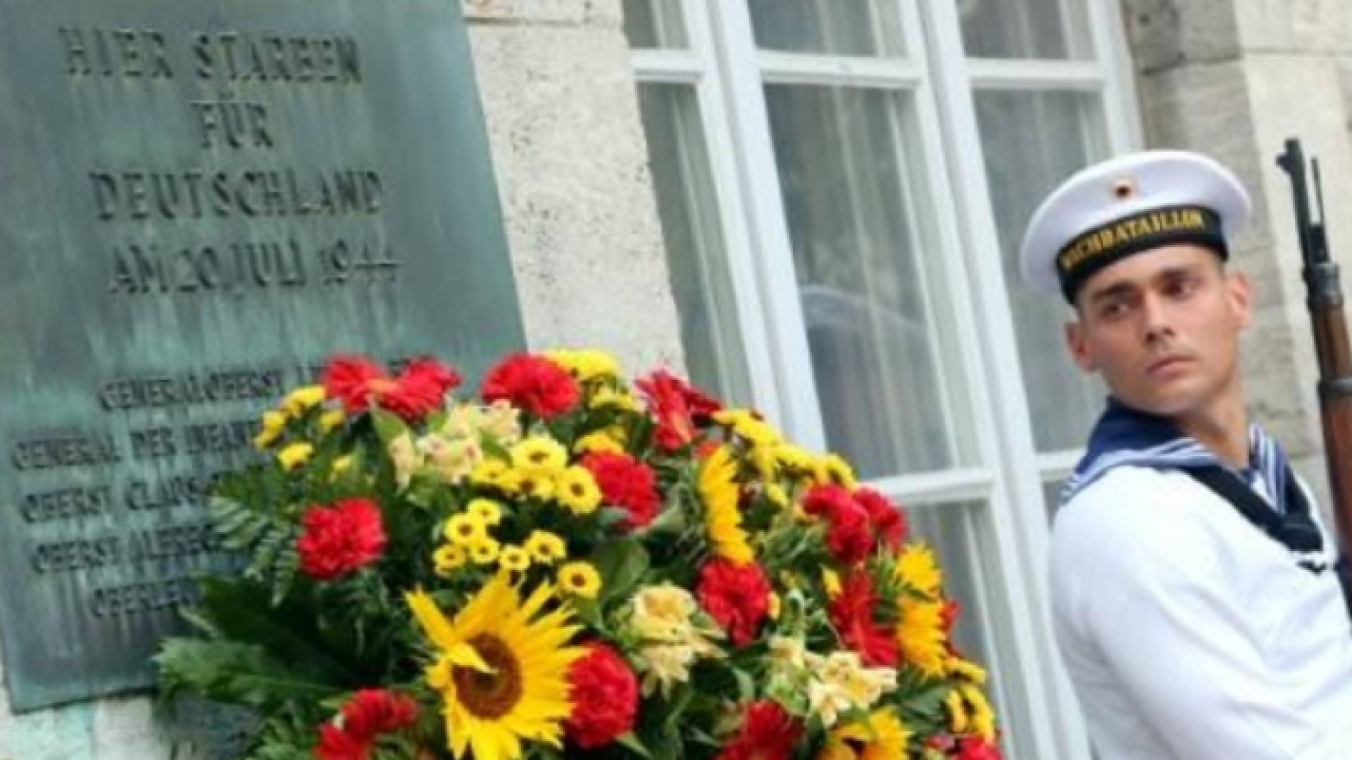 ألمانيا تحيي ذكرى أبطال محاولة اغتيال هتلر قبل 75 عاما