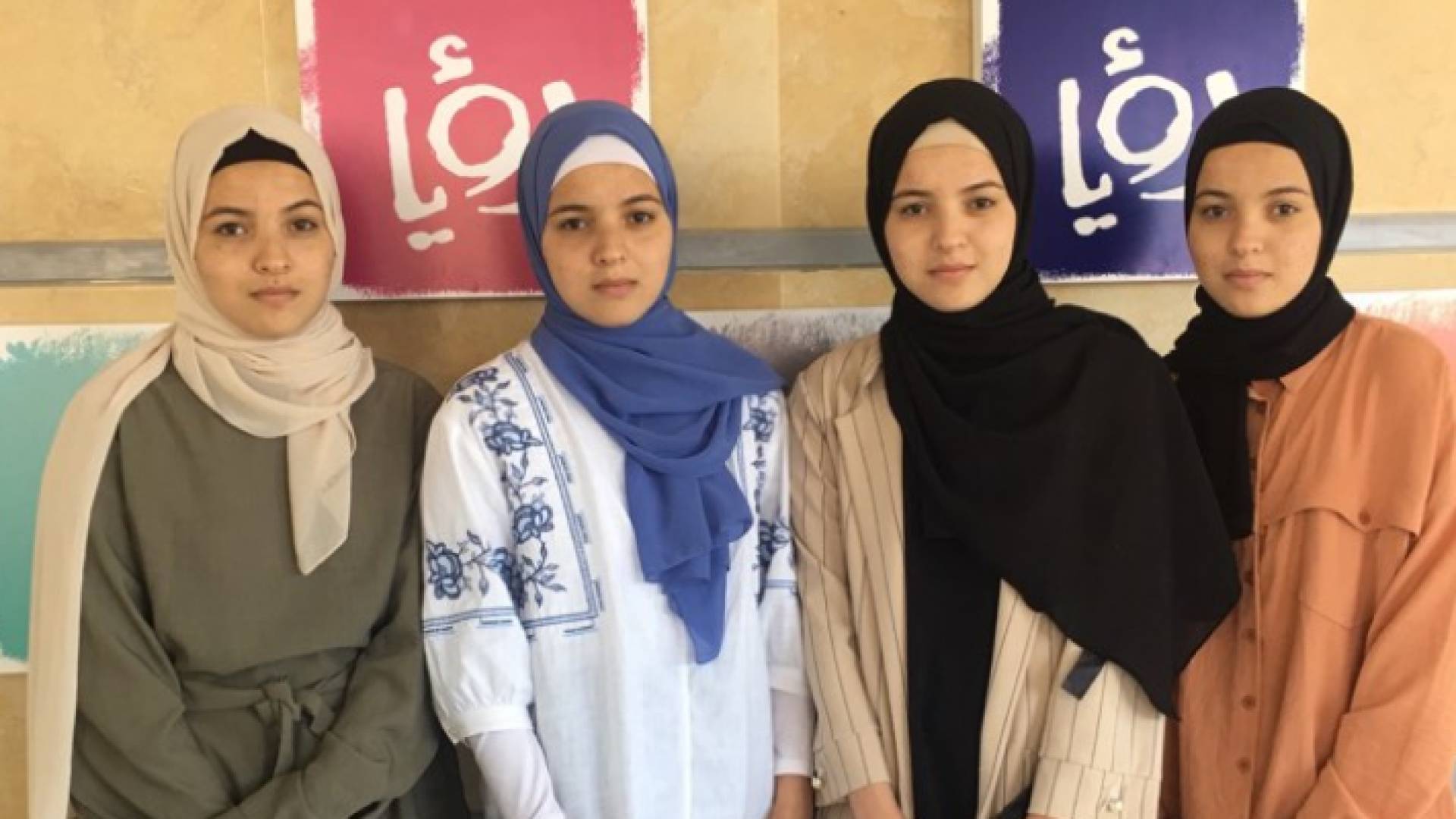 التوائم الفلسطينيات الأربع ديما ودينا وسوزان ورزان الشنيطي