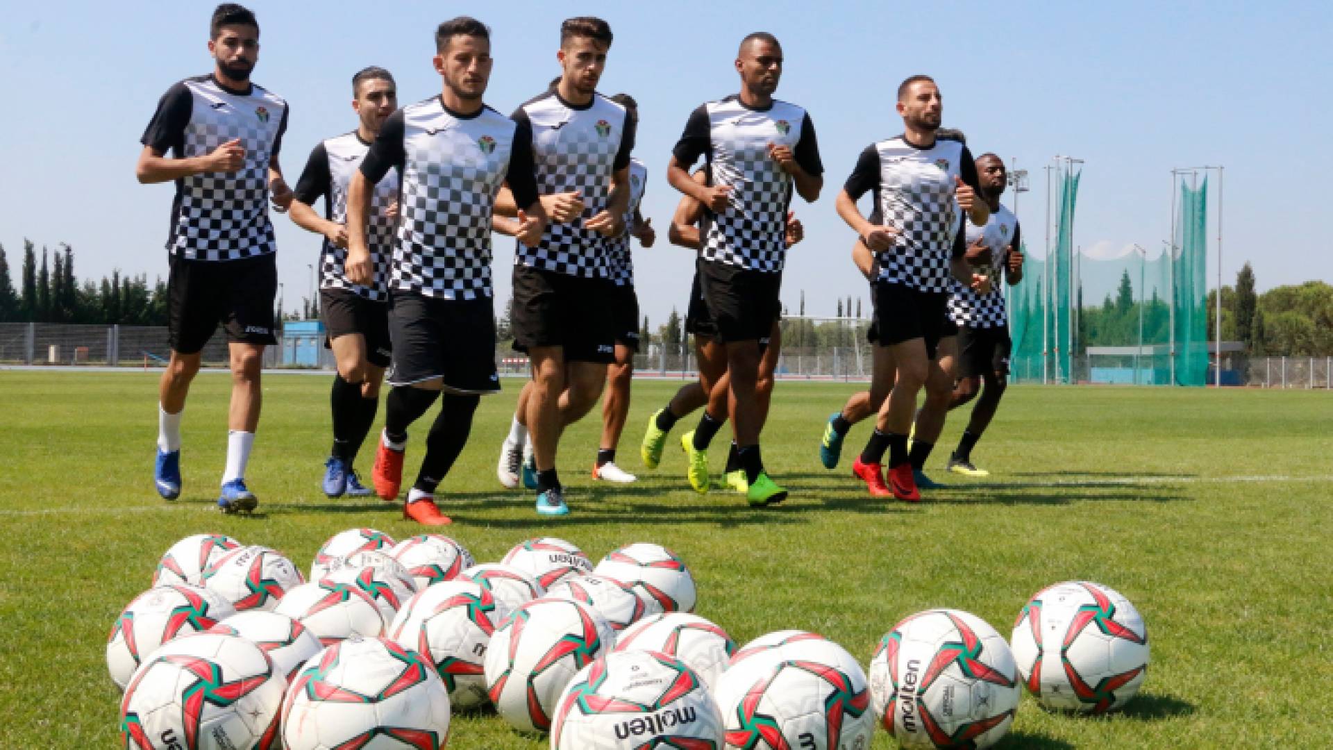 جانب من تدريبات المنتخب