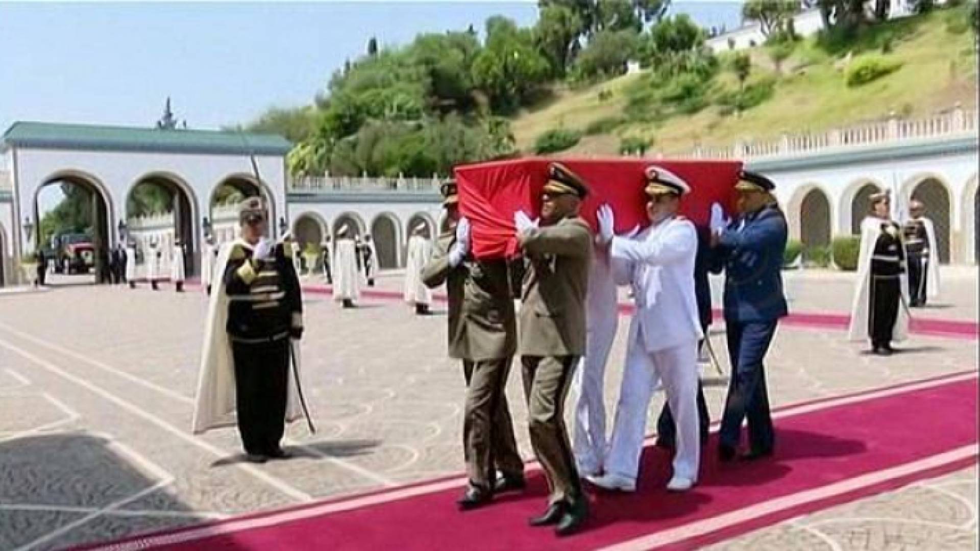 تشيع جثمان الراحل الرئيس التونسي الباجي قايد السبسي