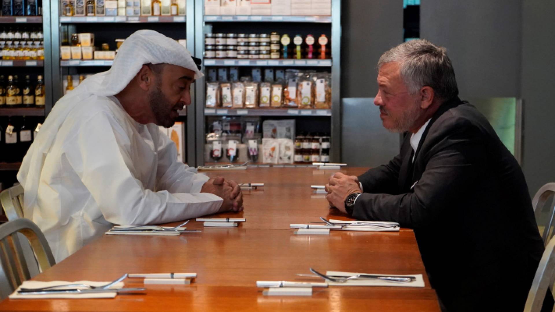 جلالة الملك عبدالله الثاني، وسمو الشيخ محمد بن زايد آل نهيان