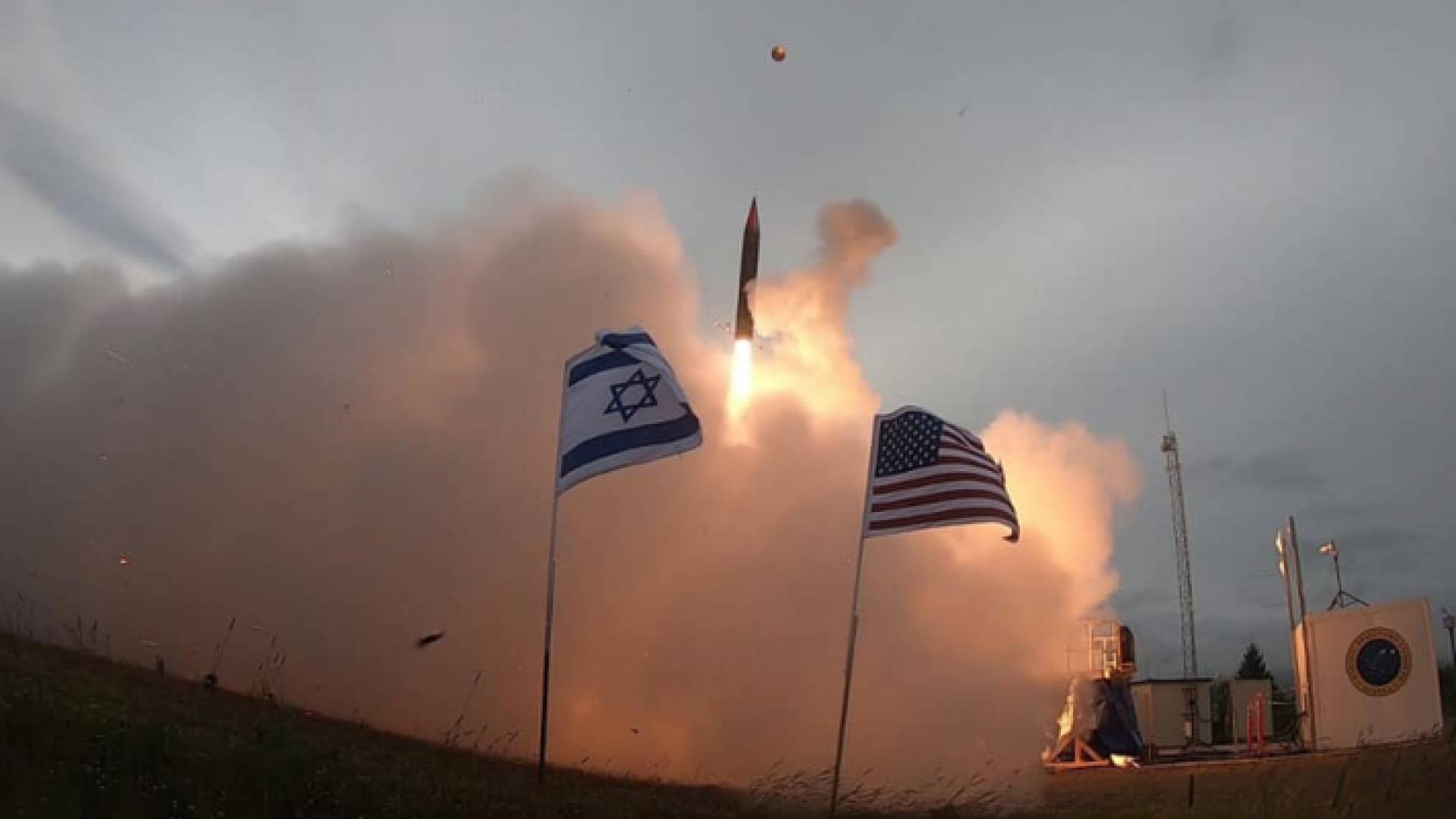 جانب من إطلاق الصاروخ