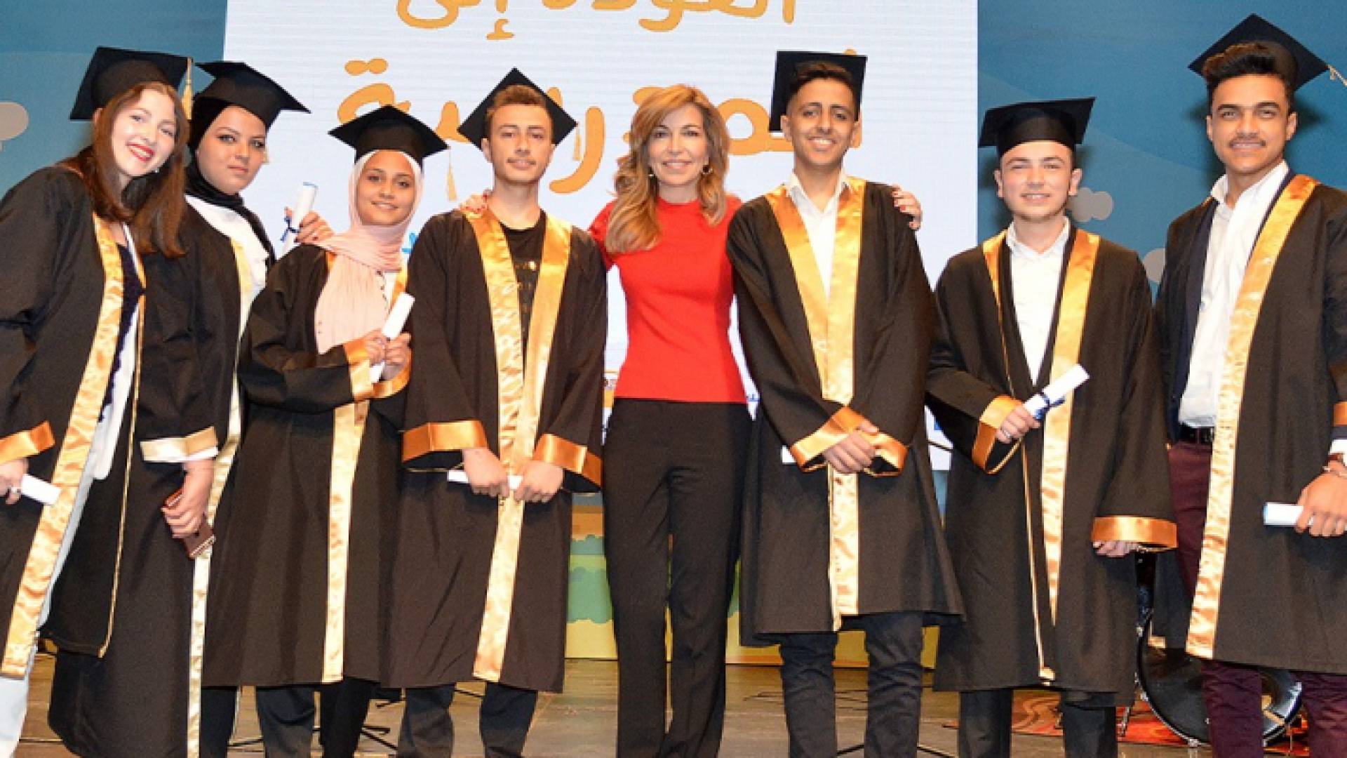 نجاح 17 طالب وطالبة من مركز الحسين للسرطان