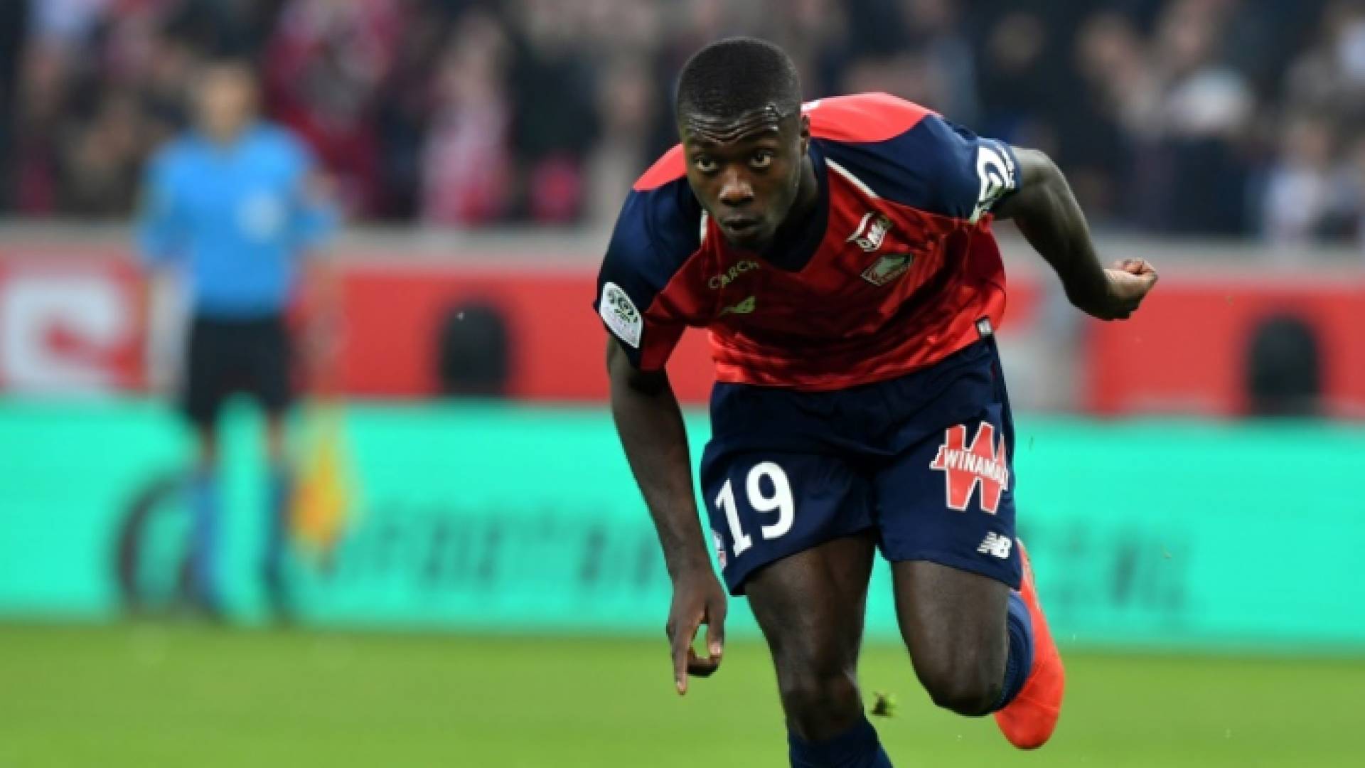 المهاجم الدولي العاجي نيكولا بيبي