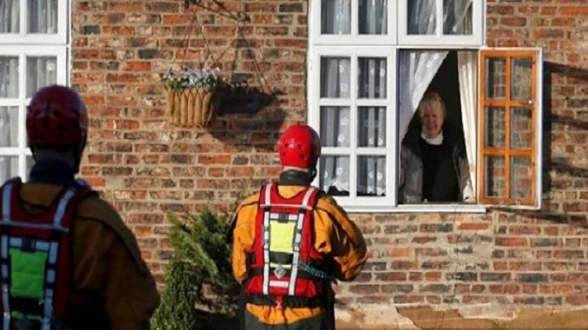 تحسبا لانهيار سد